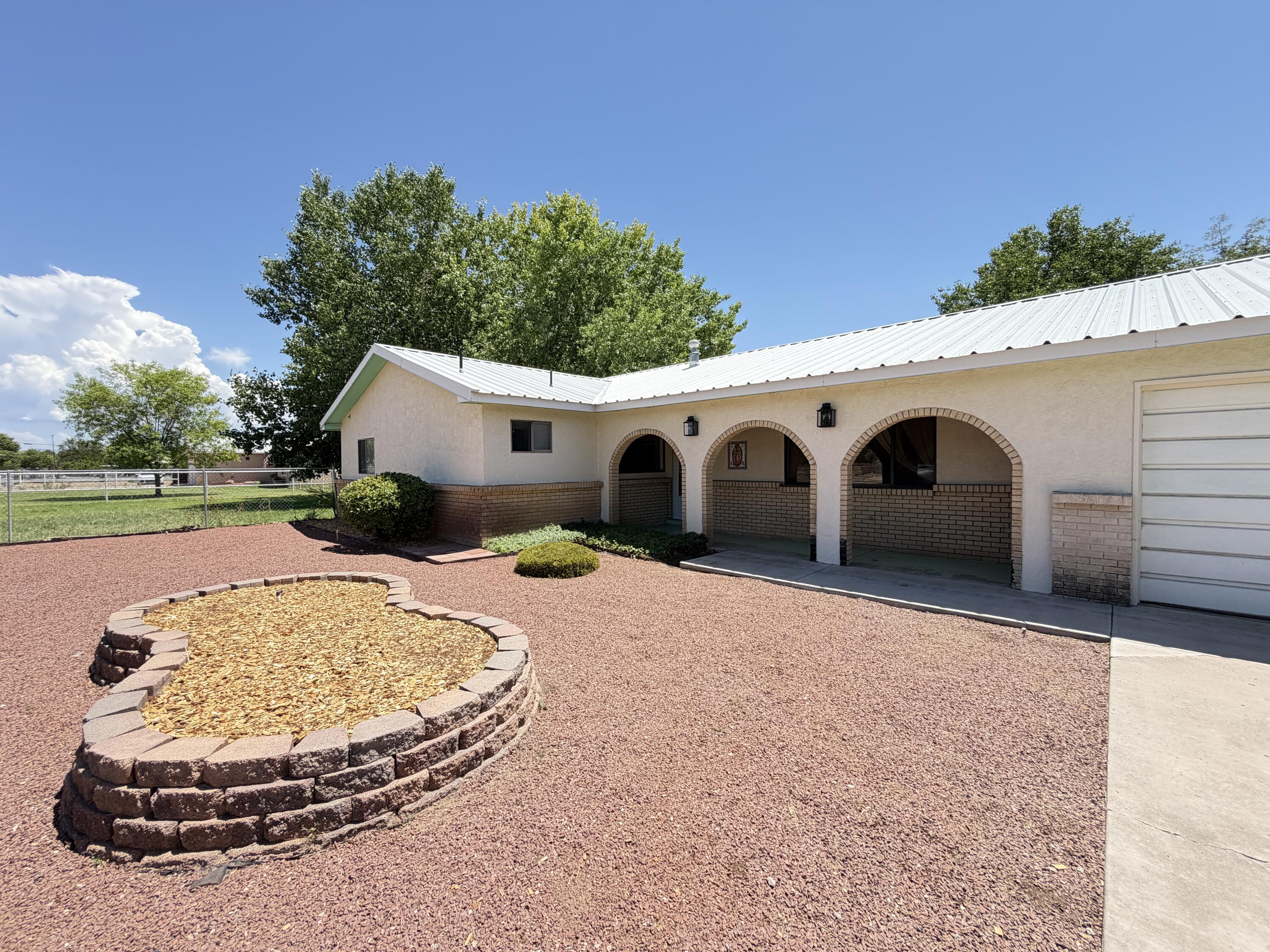 2740 Valle Grande Road SW, Albuquerque