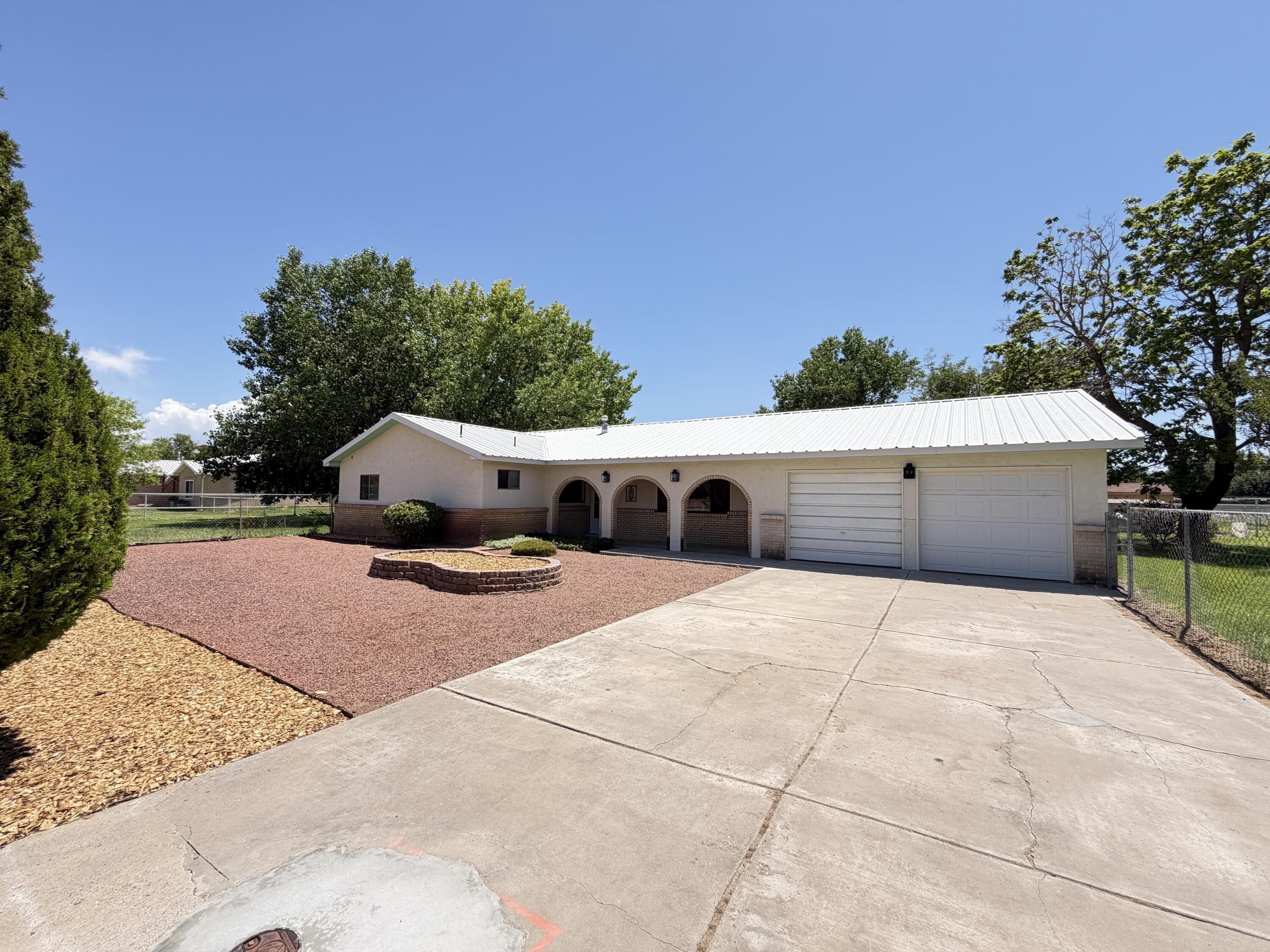 2nd image of 2740 Valle Grande Rd Sw, Albuquerque, NM 87105 | MLS# 1108242