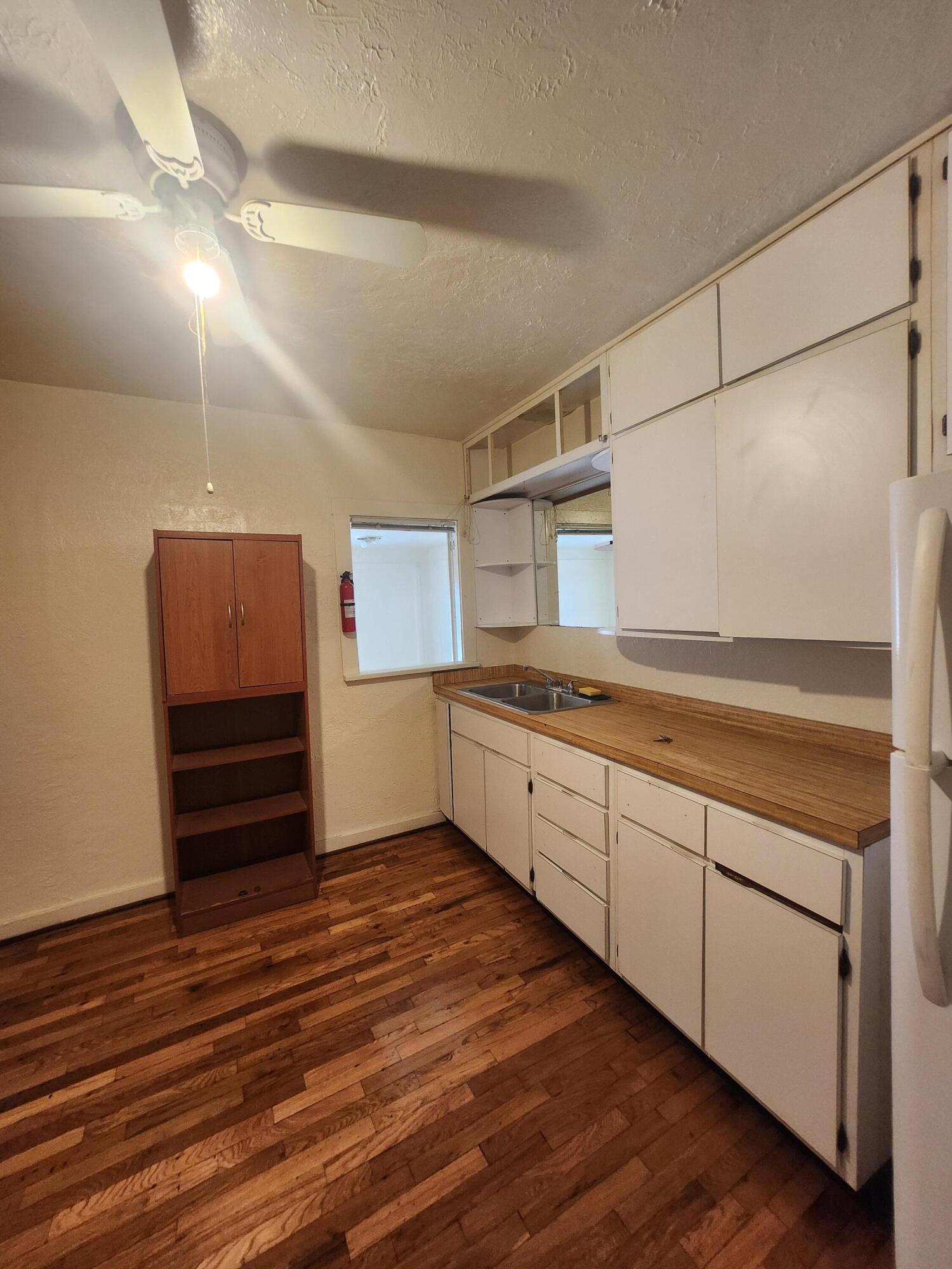 1306 Los Tomases Drive NW 