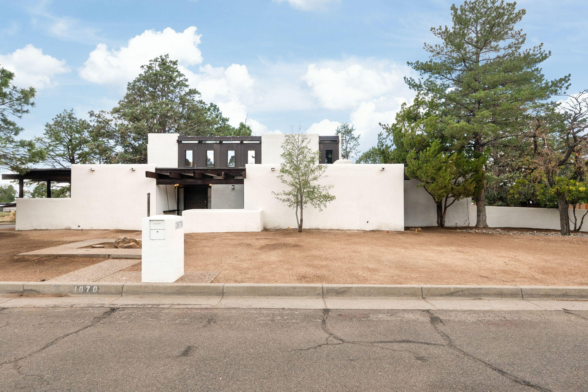 2nd image of 1070 Matador Dr Se, Albuquerque, NM 87123 | MLS# 1108306