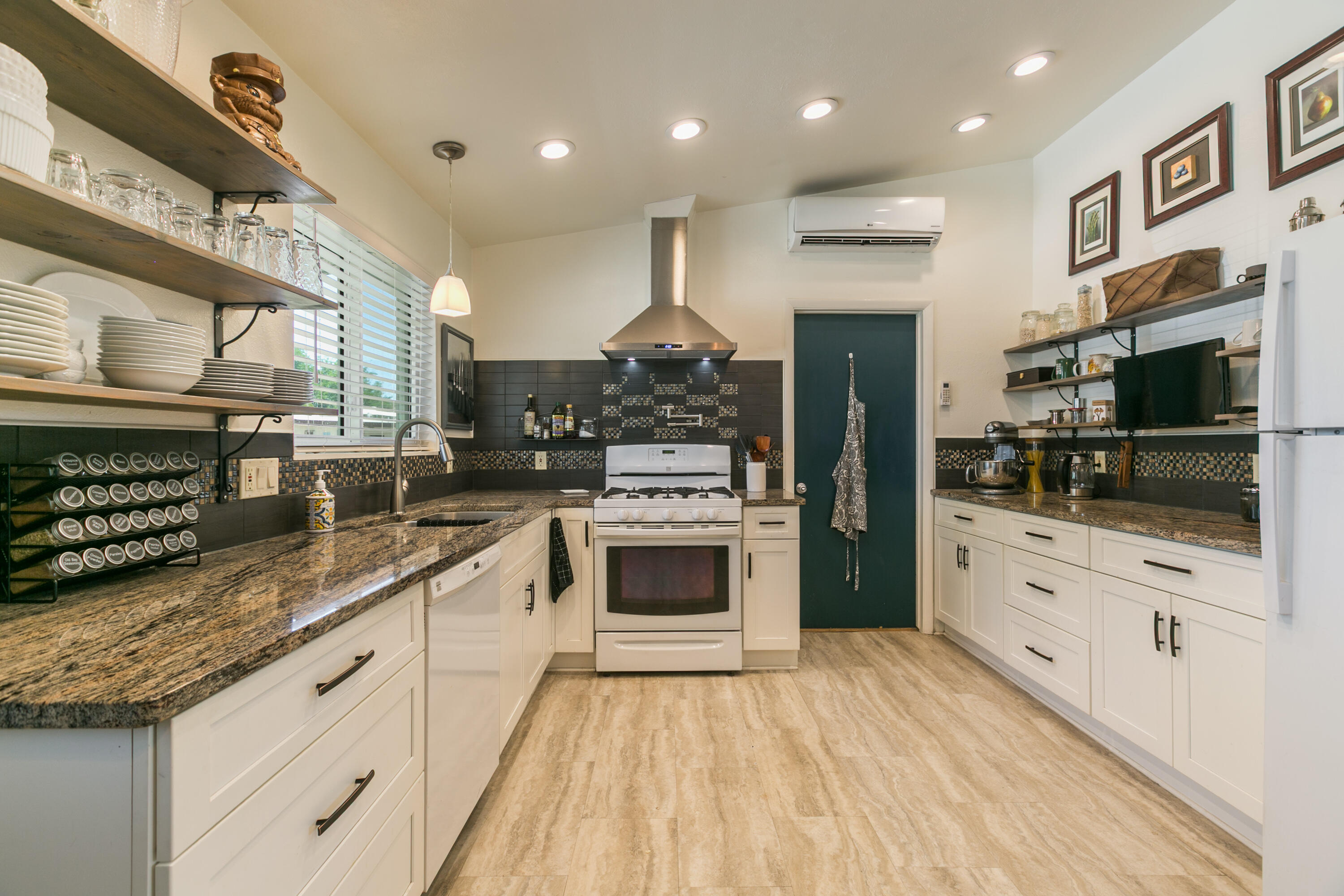 Photo 2 of Sale Pending at 4128 Sunland Cir Nw, Albuquerque, NM 87107 | MLS# 1108311 | Listing updated on 2026-10-21