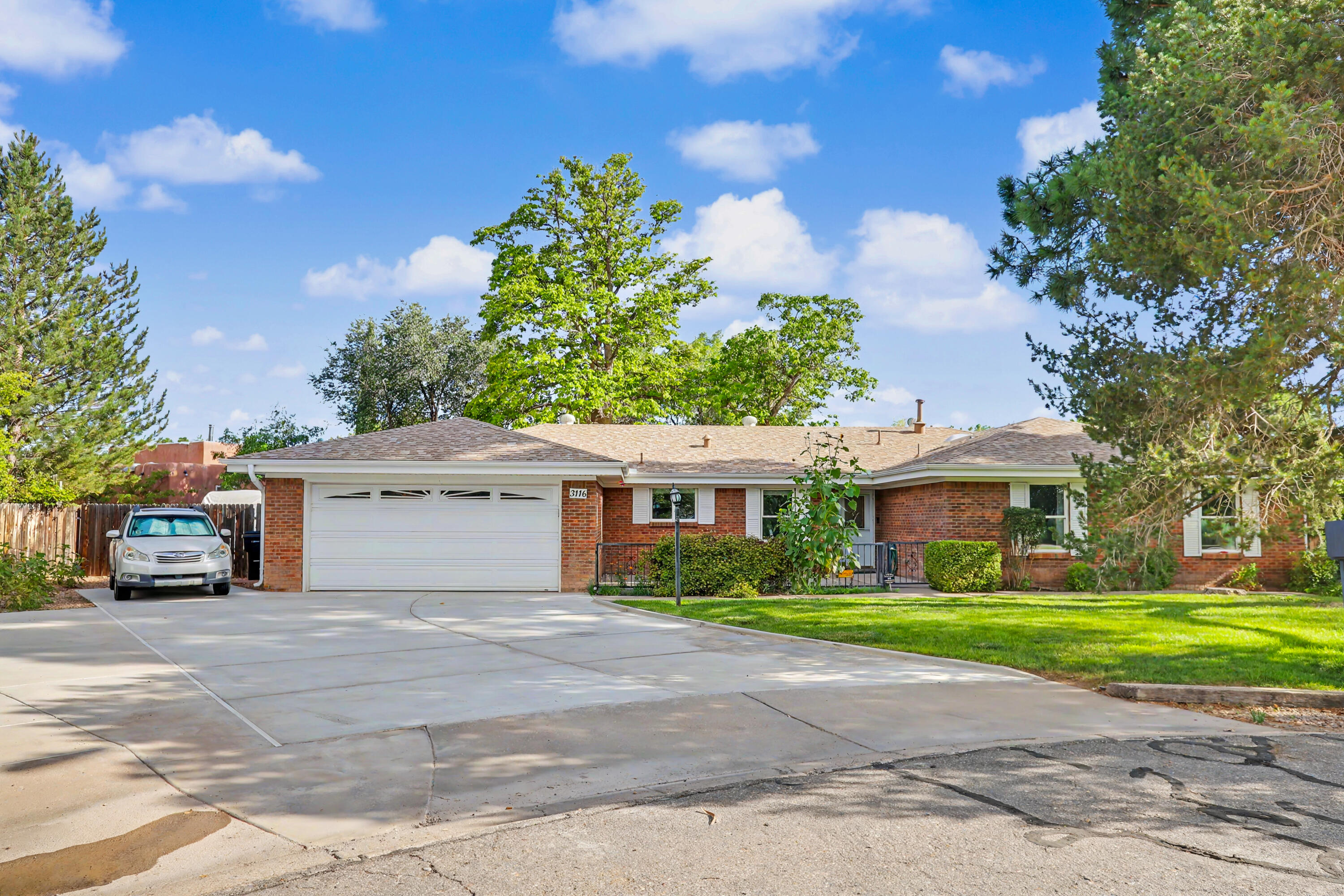 Photo 2 of Single family home for sale at 3116 La Mancha Pl Nw, Albuquerque, NM 87104 | MLS# 1108327 | Listing updated on 2026-10-07