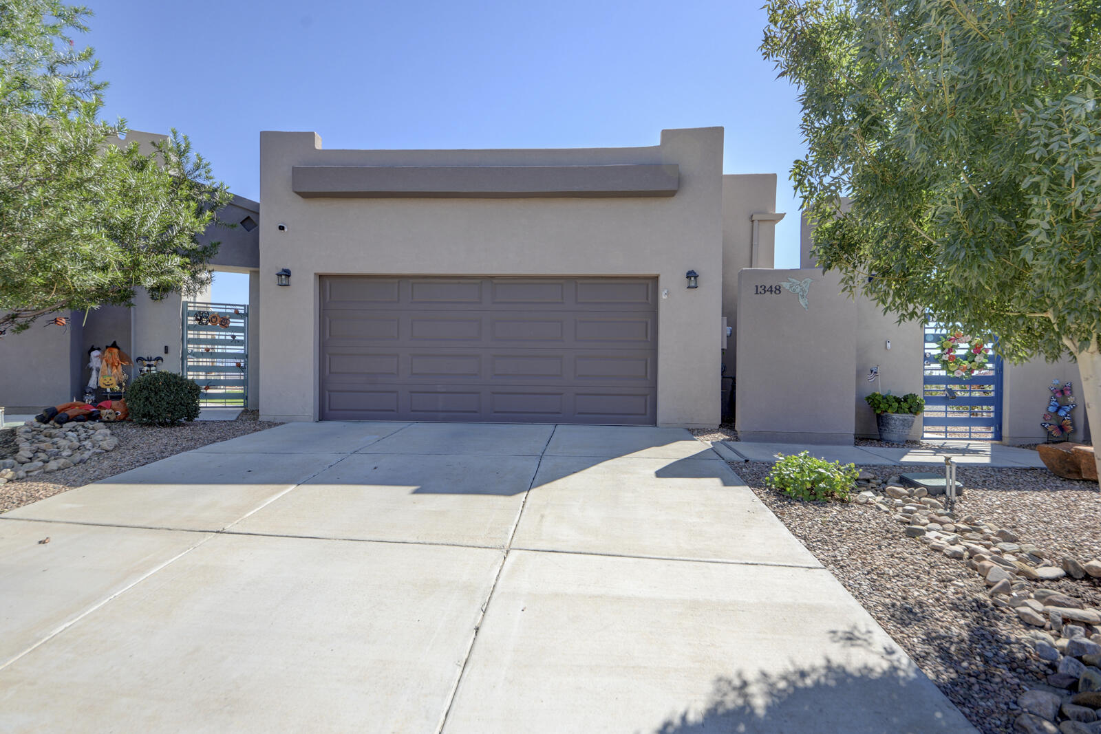 1st image of 1348 Tierra Verde Loop Nw, Los Lunas, NM 87031 | MLS# 1108331
