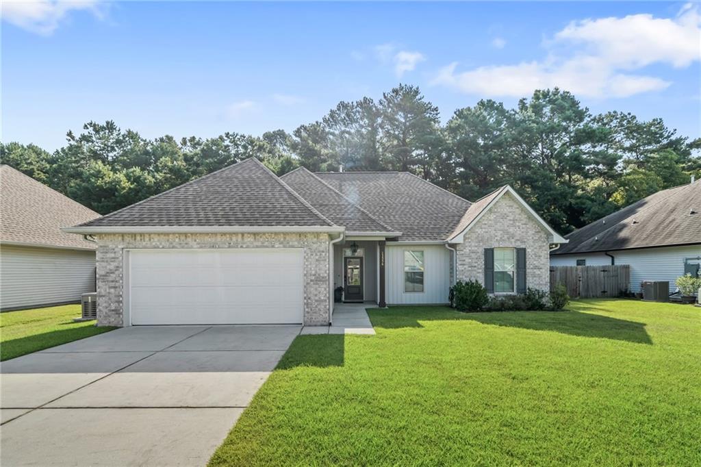 1st image of 15556 Grassy Ln, Covington, LA 70435 | MLS# 2570478