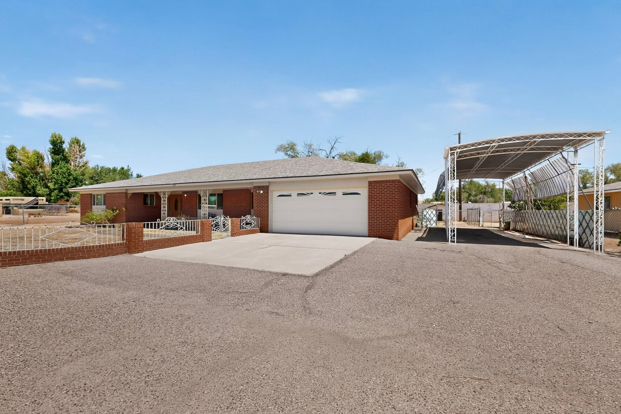 407 C De Baca Lane, Albuquerque NM 87114