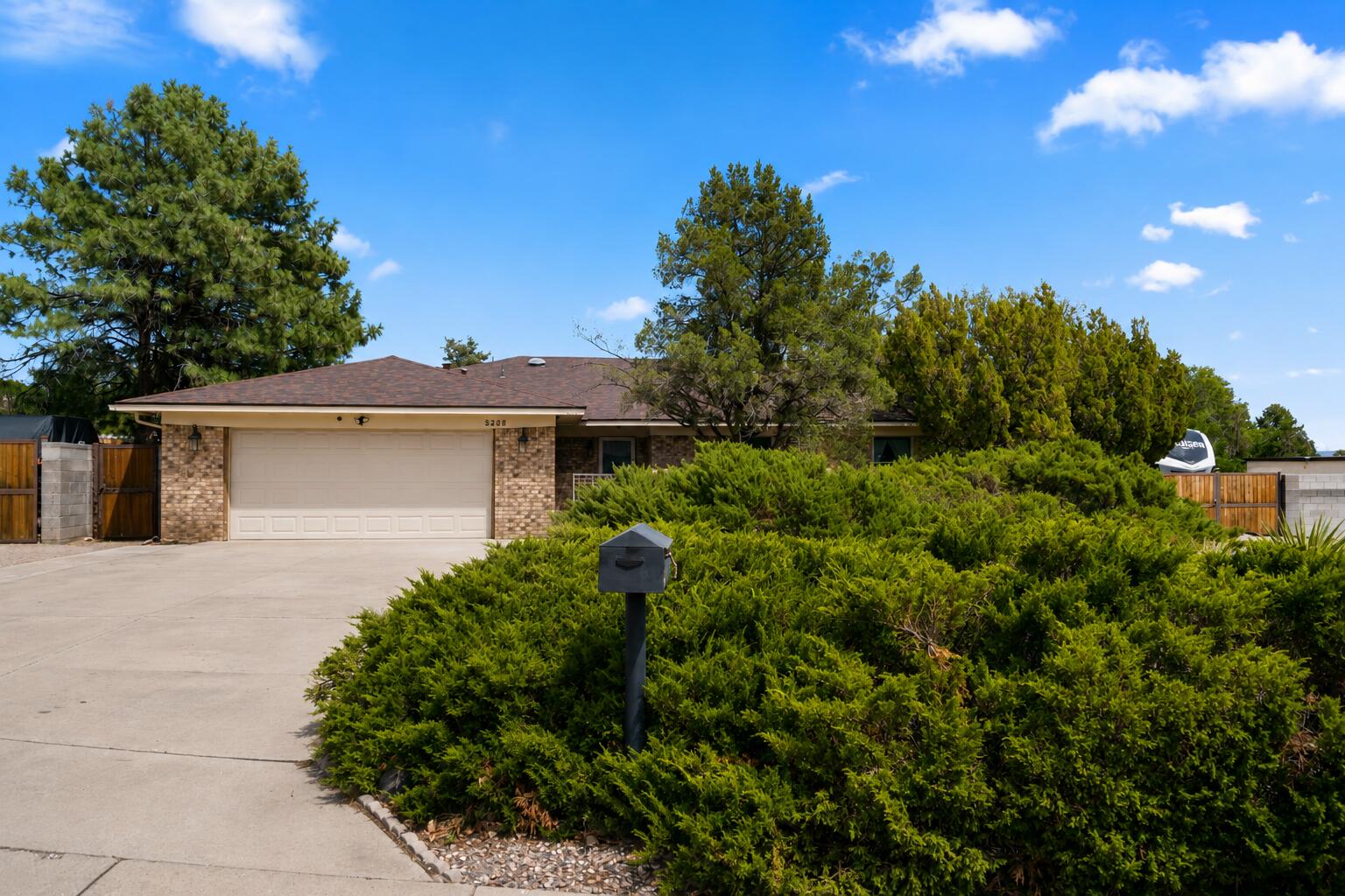 2nd image of 5208 Russell Dr Nw, Albuquerque, NM 87114 | MLS# 1108361