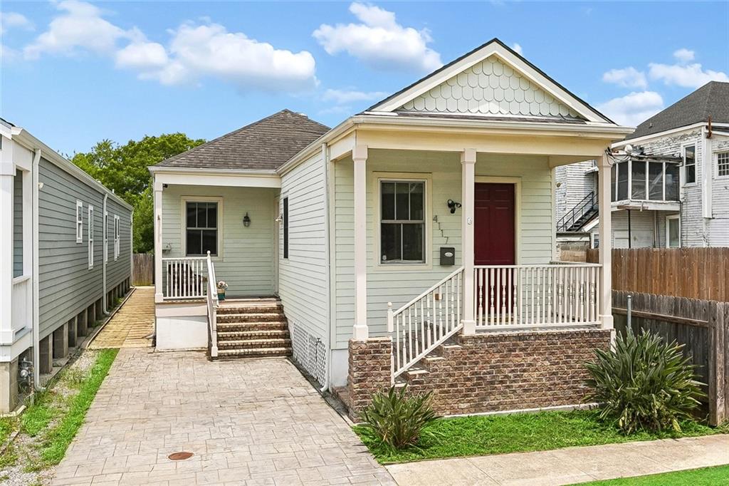 Photo 3 of Sale Pending at 4117 S Robertson St, New Orleans, LA 70115 | MLS# 2570225 | Listing updated on 2026-09-04