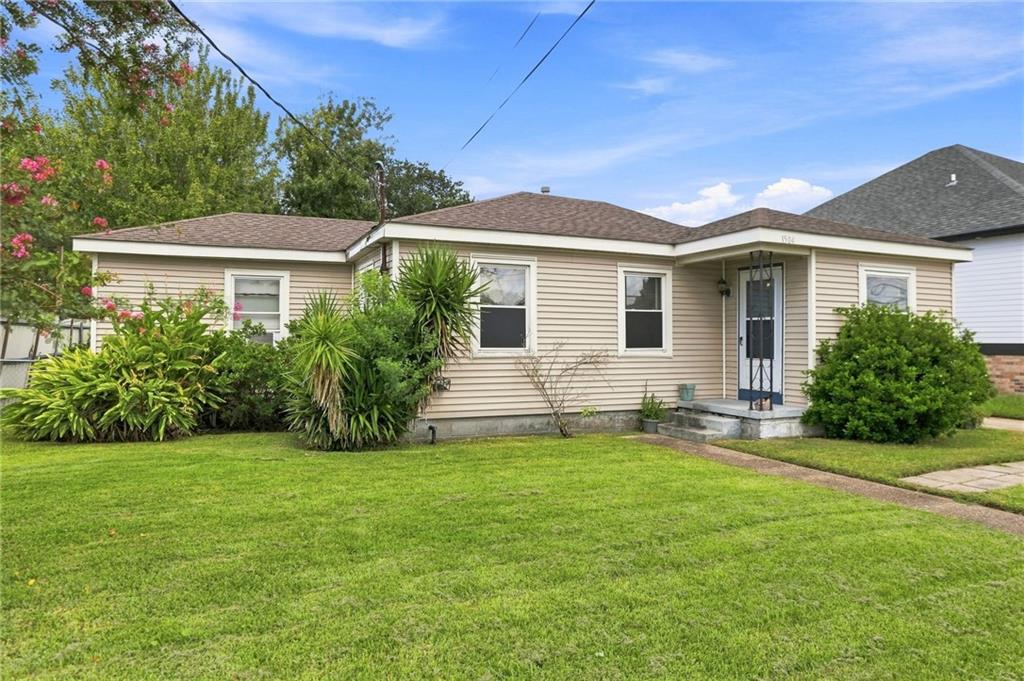 Photo 2 of Single family home for sale at 1504 Center St, Arabi, LA 70032 | MLS# 2569835 | Listing updated on 2026-10-10