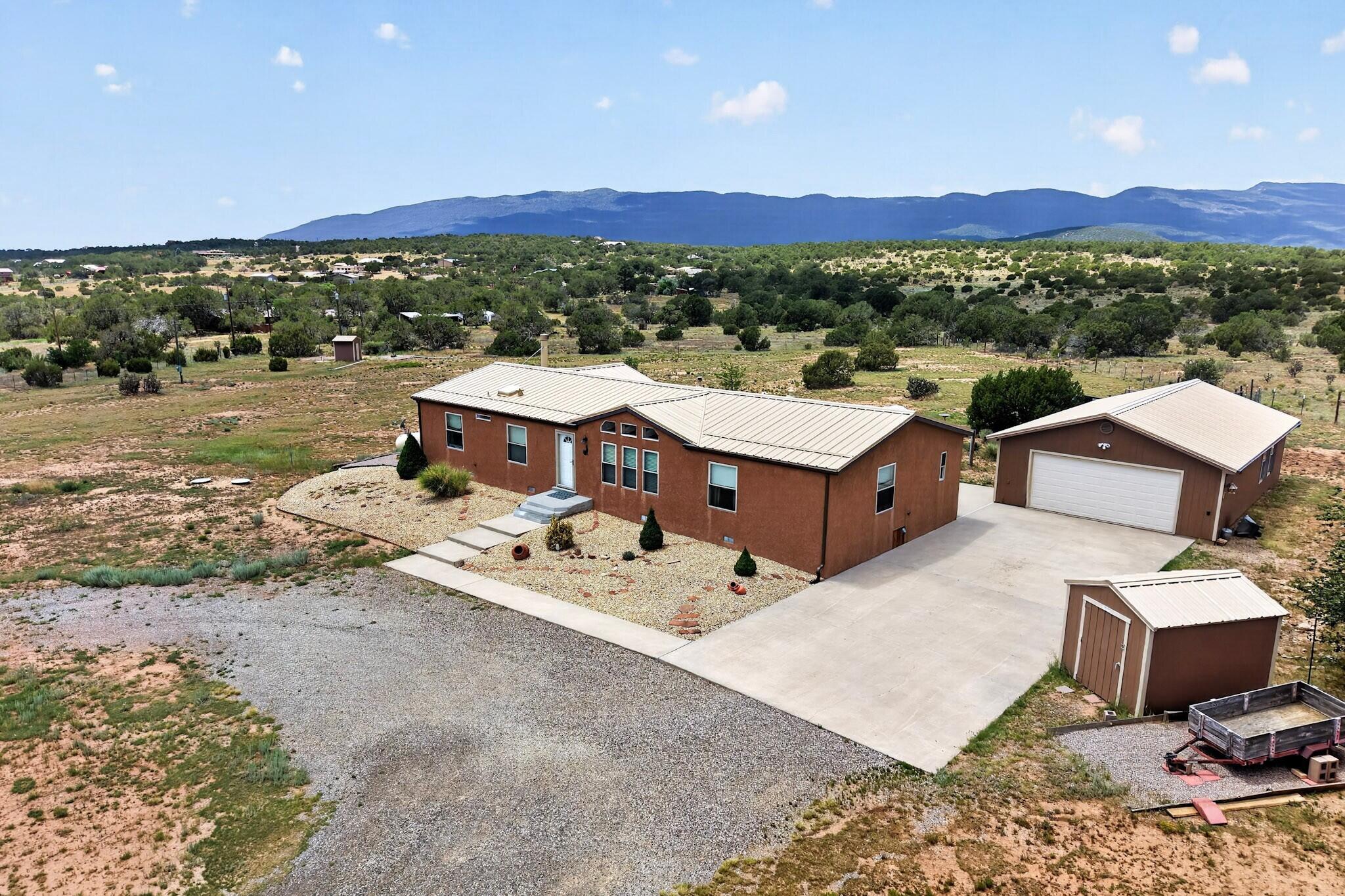13 Crystal Gardens Lane, Tijeras
