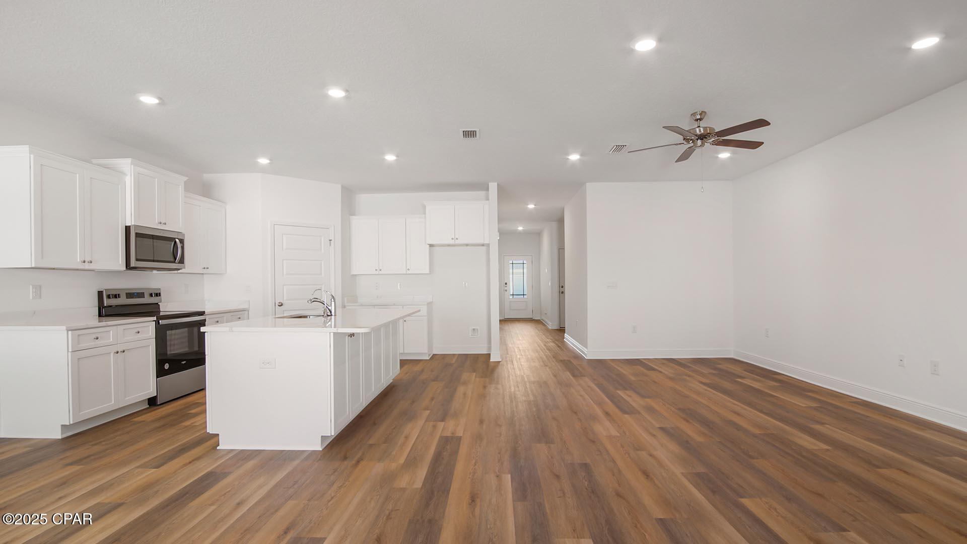 569 Hancock Way, Panama City Beach, FL 32413 thumbnail, photo 11 of 31