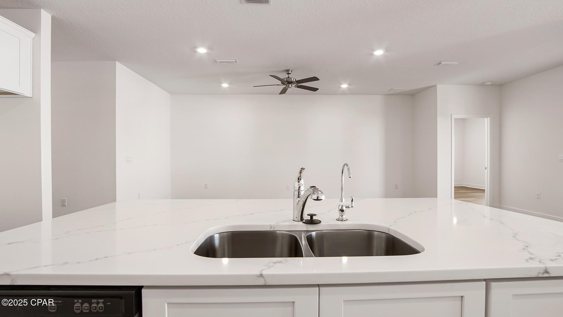 569 Hancock Way, Panama City Beach, FL 32413 thumbnail, photo 9 of 31