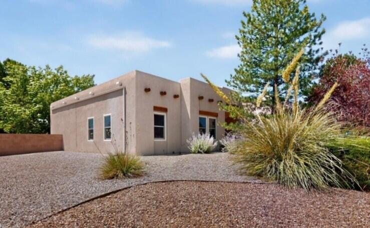 7100 Luz De La Luna Place, Albuquerque NM 87114