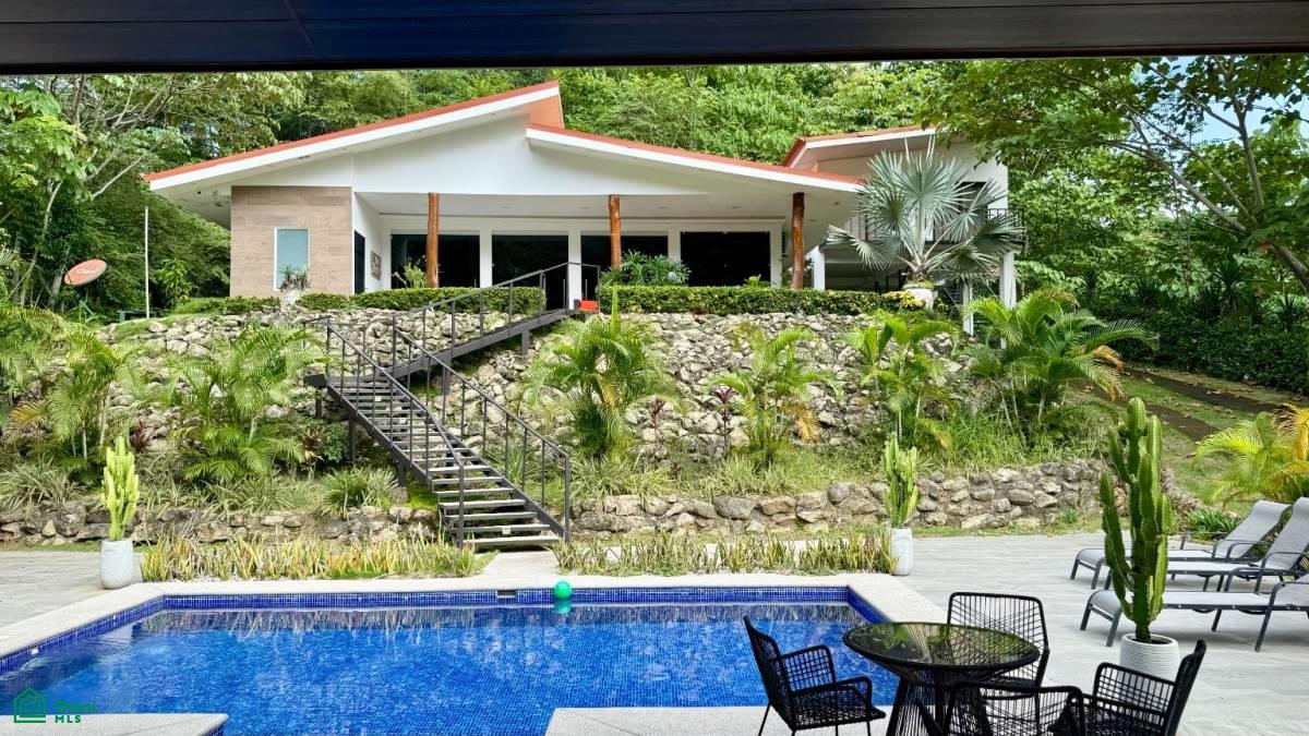 4 bed Single Family Homes For Sale in Garabito, Puntarenas - 1