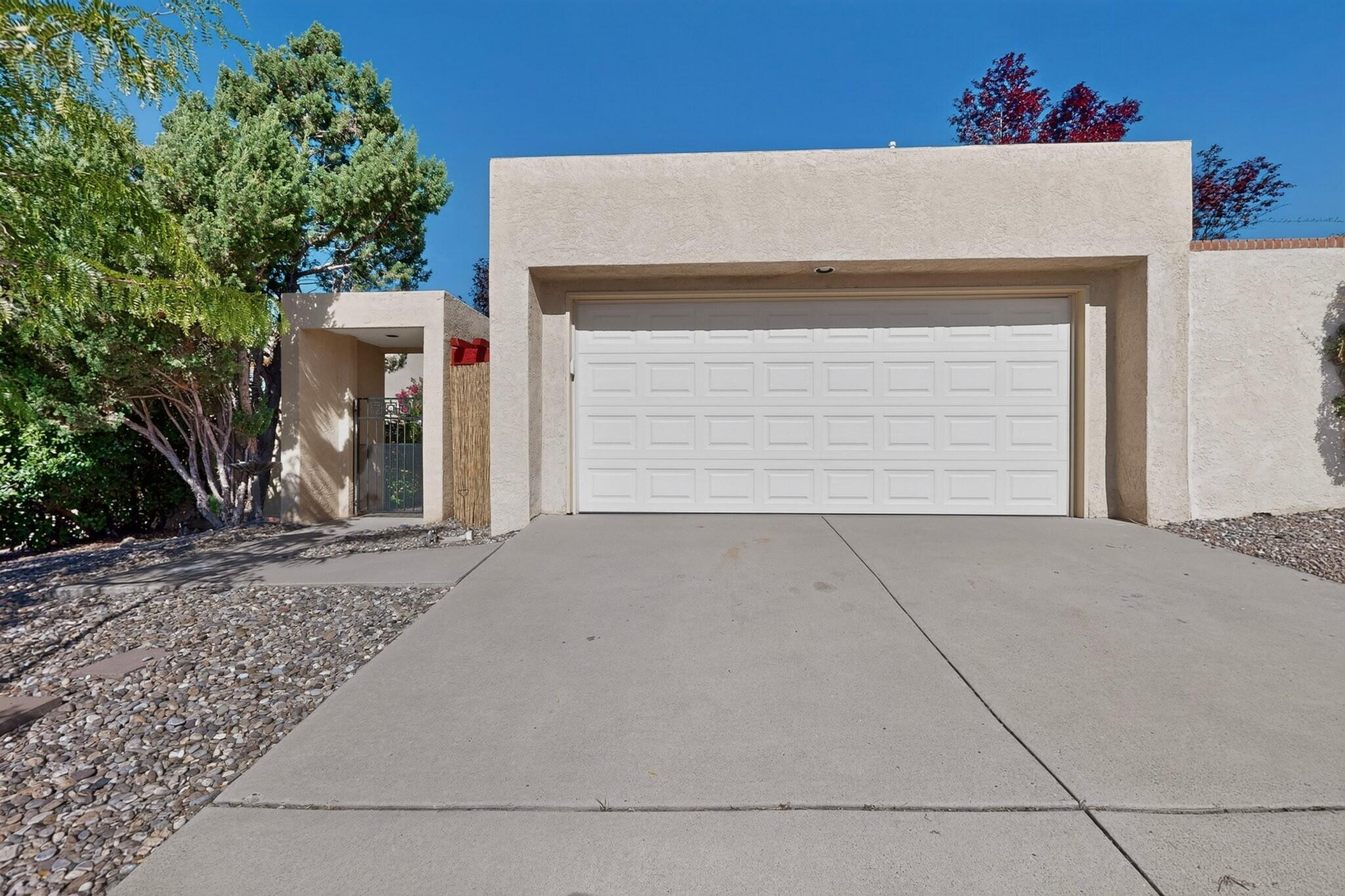 10401 Camino Del Oso NE 