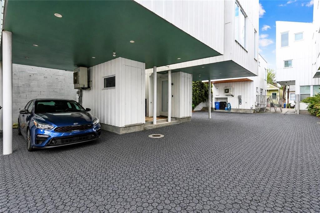 Photo 3 of Sale Pending at 455 9th Street #B, New Orleans, LA 70115 | MLS# 2571219 | Listing updated on 2026-09-02