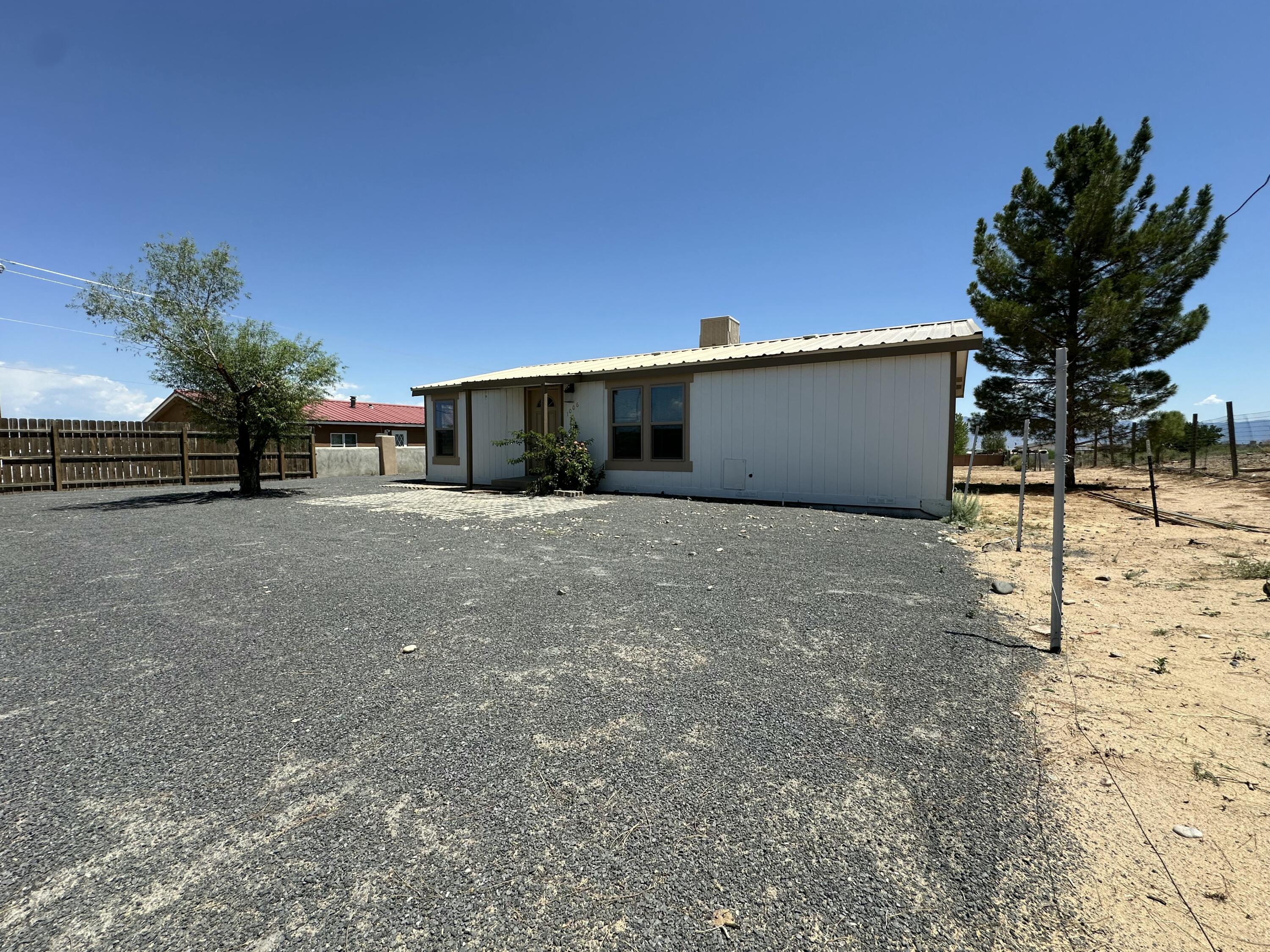 1st image of 1006 26th St Sw, Rio Rancho, NM 87124 | MLS# 1108716