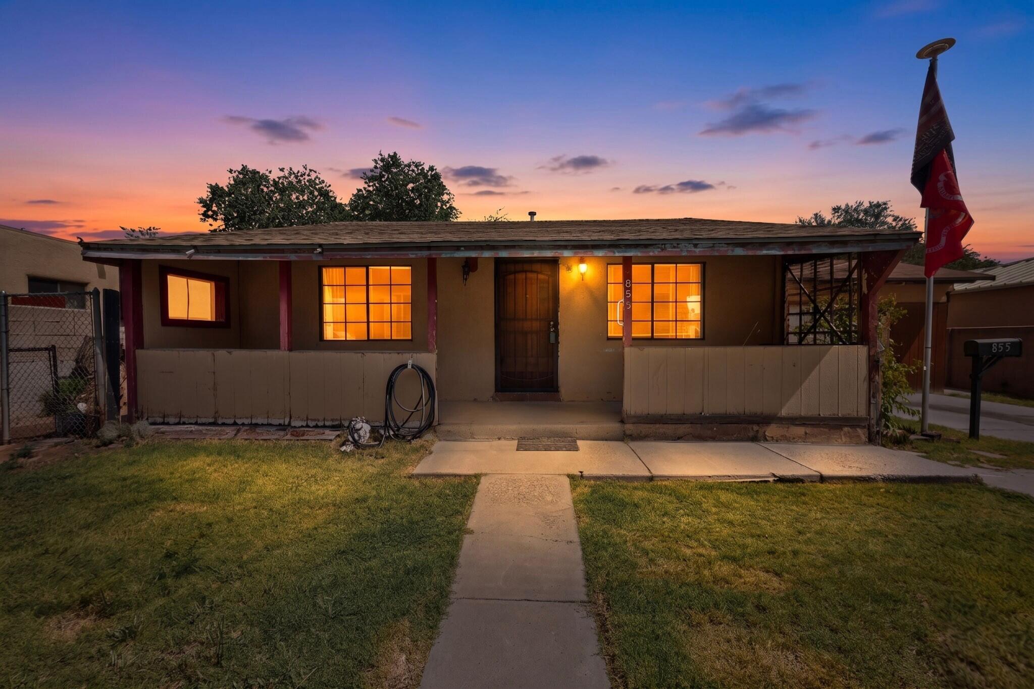 855 Delamar Avenue, Albuquerque NM 87107