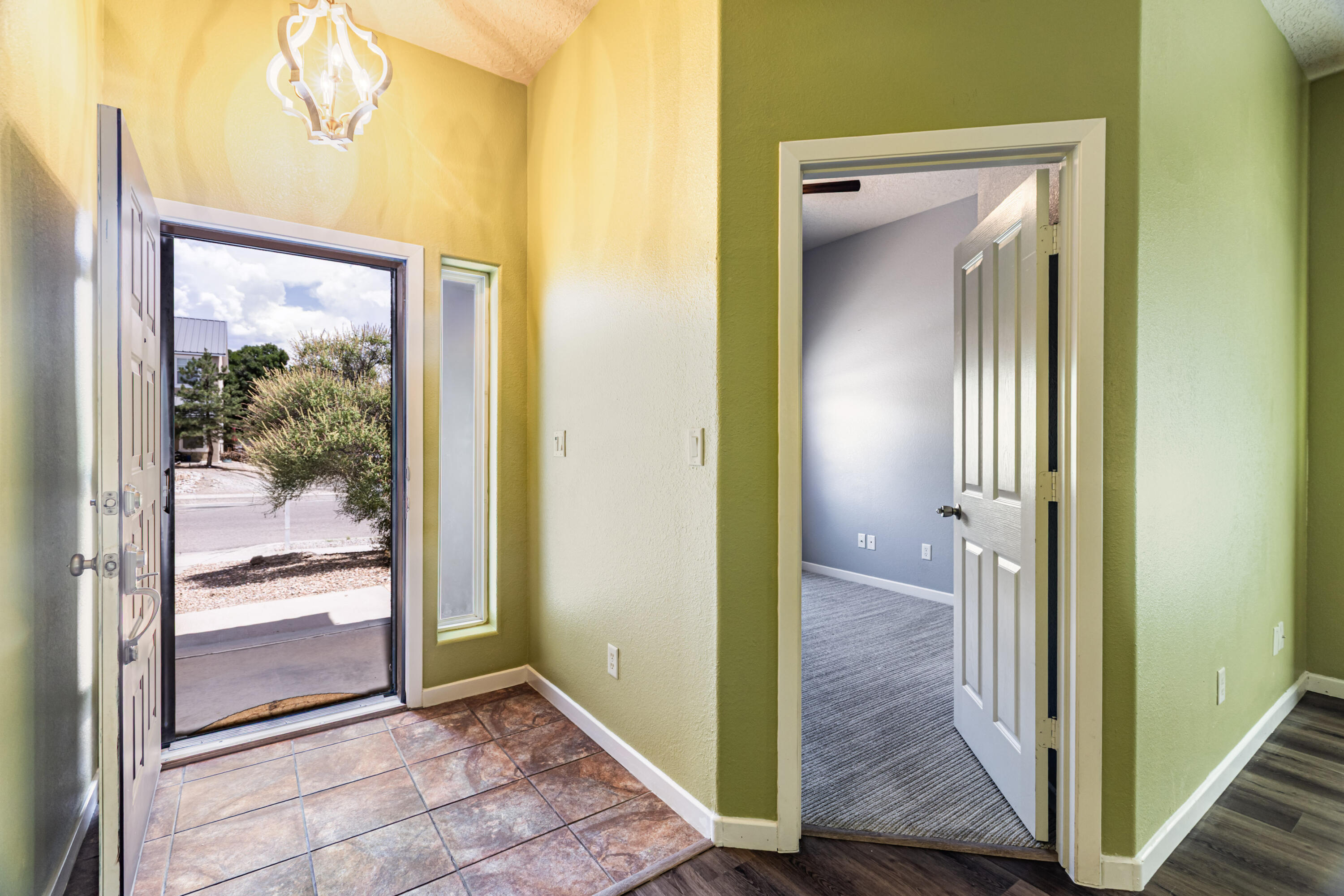 1333 Reynosa Loop SE 