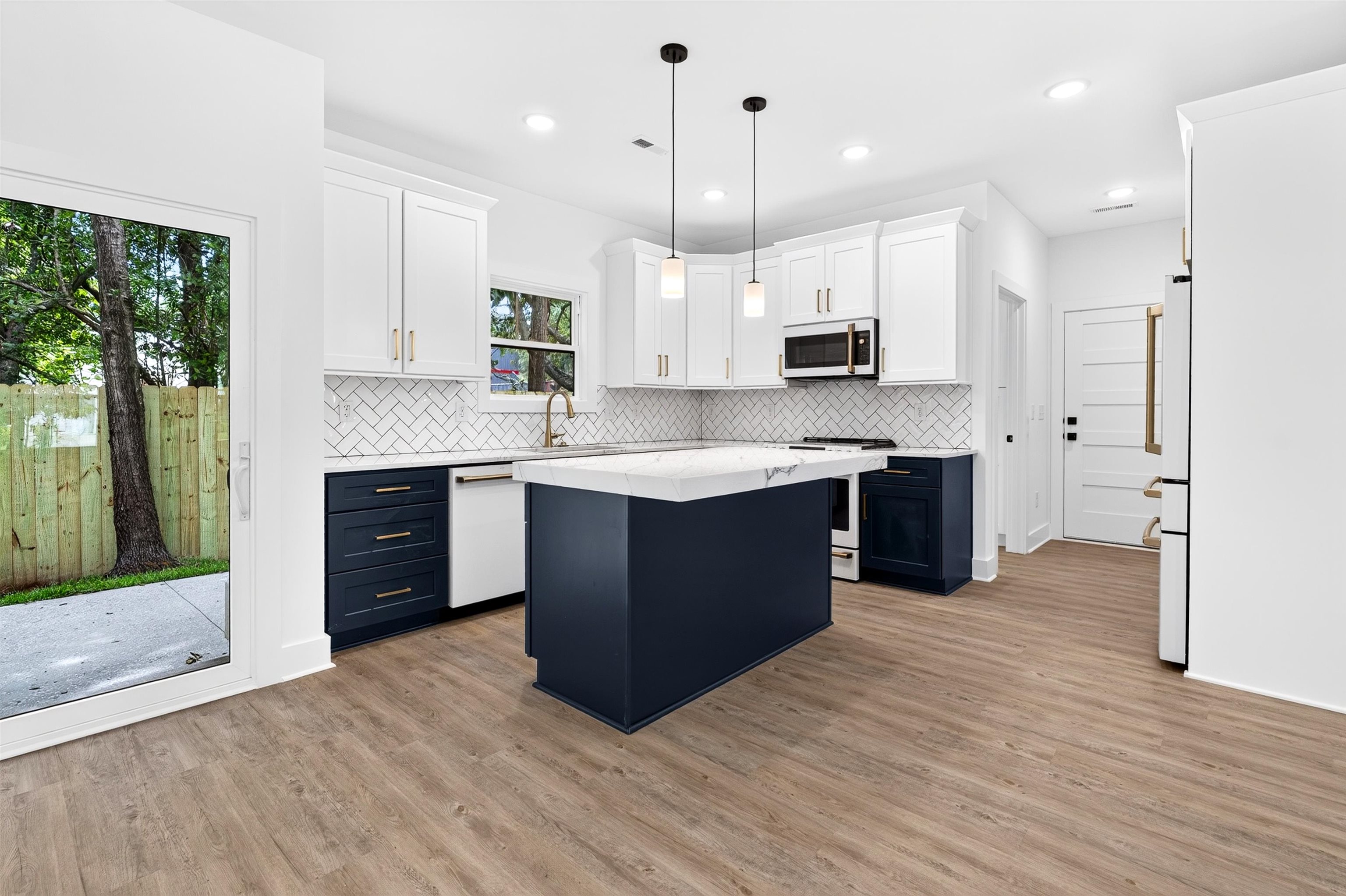 Photo 3 of Single family home for sale at 359 Sea Marsh Ave, Murrells Inlet, SC 29576 | MLS# 2619706 | Listing updated on 2026-09-22