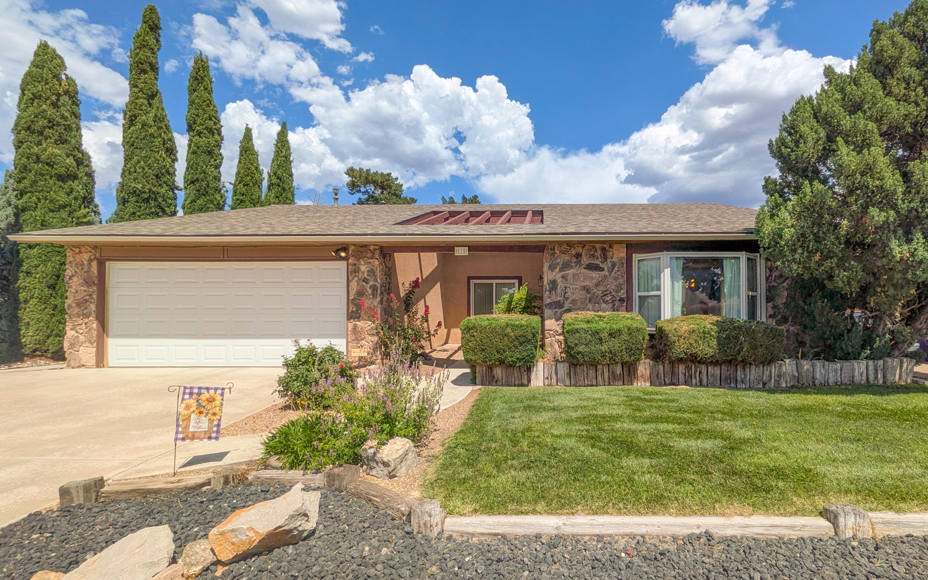 1st image of 618 Paseo Del Mar Ne, Albuquerque, NM 87123 | MLS# 1108888