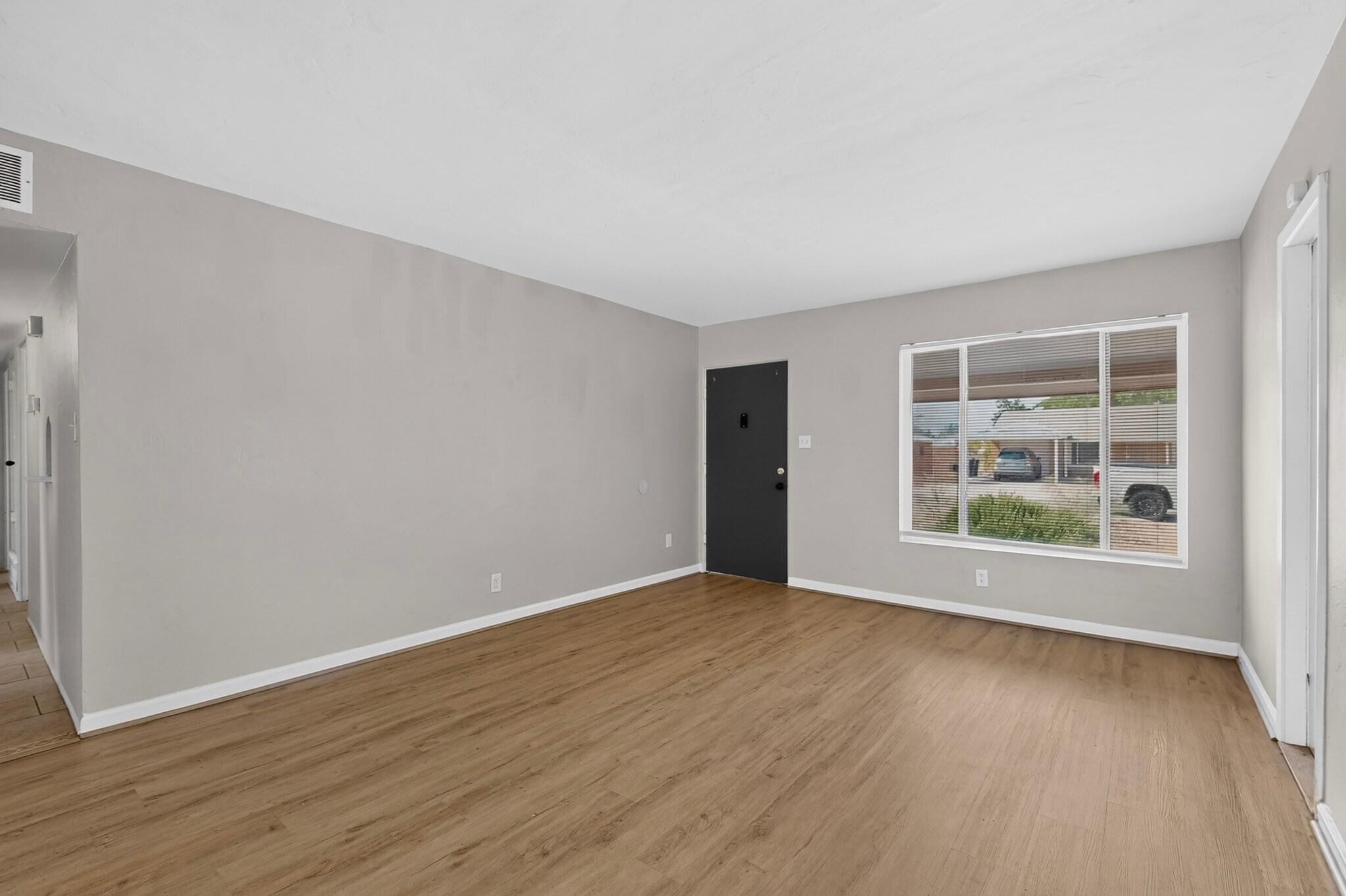 5808 Princess Jeanne Avenue NE 