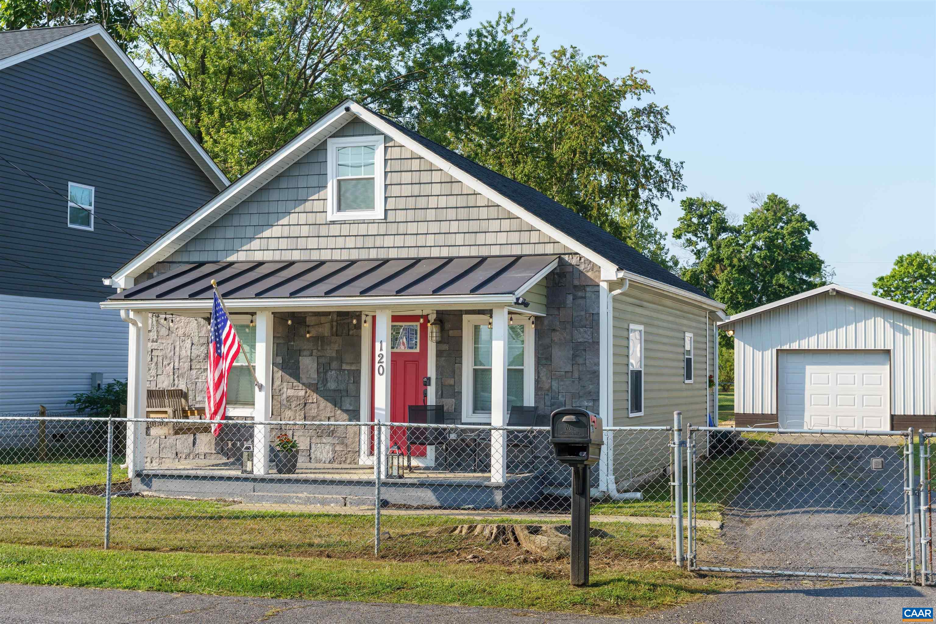120 CONCORD AVE, Waynesboro, VA 22980