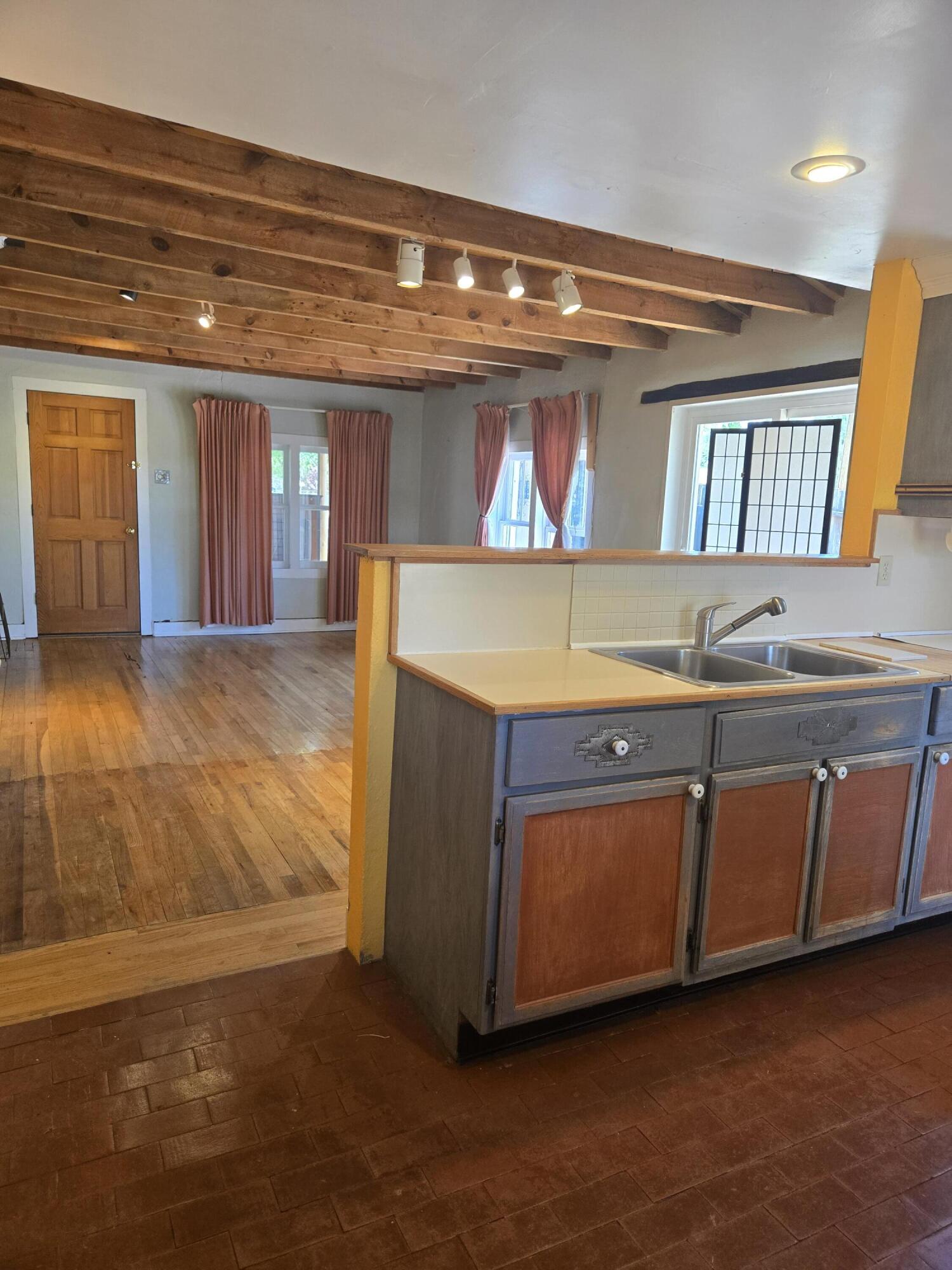 28 Fermin Chavez Road 