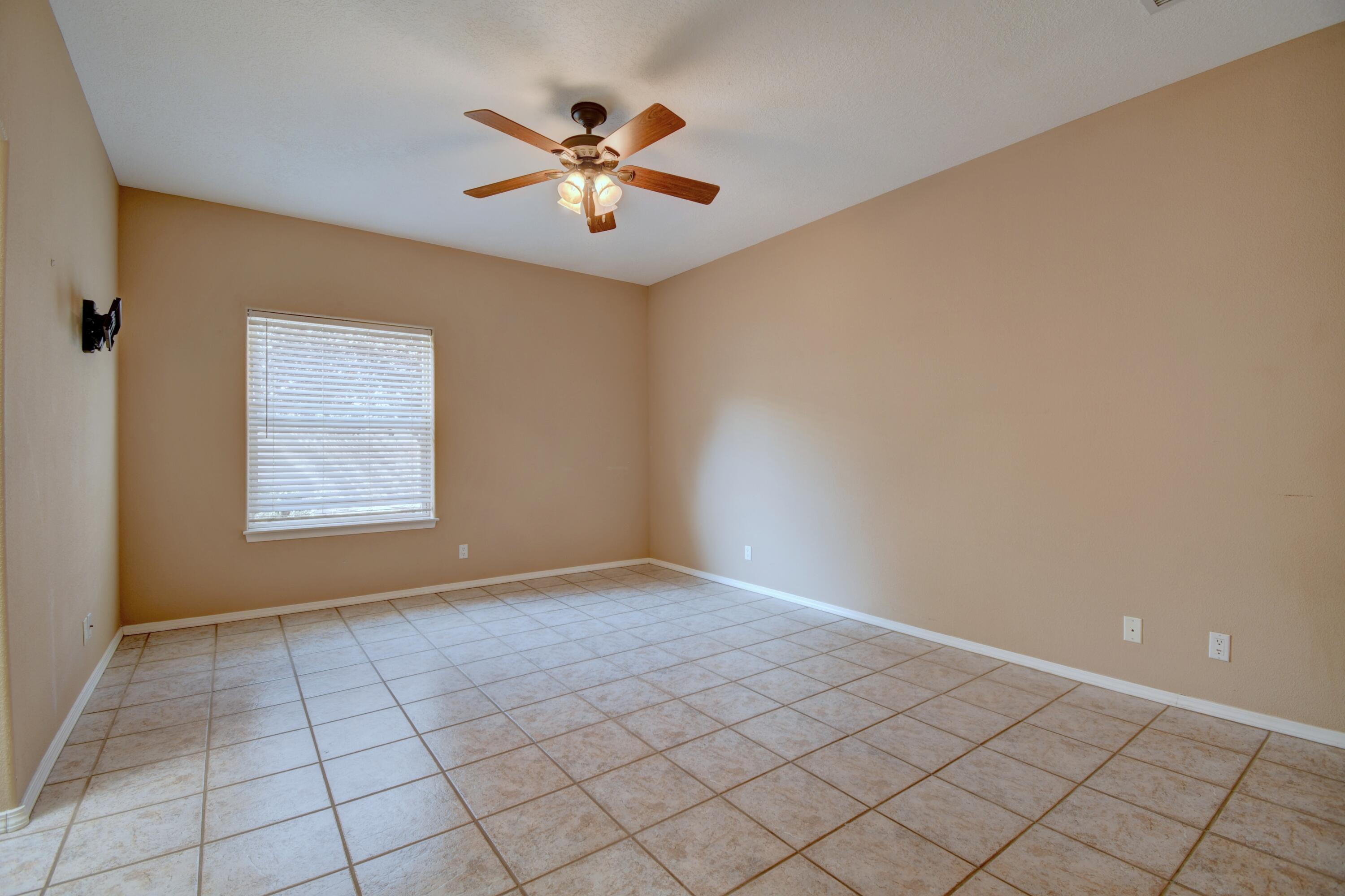 5809 Vulcan Vista Drive NE 