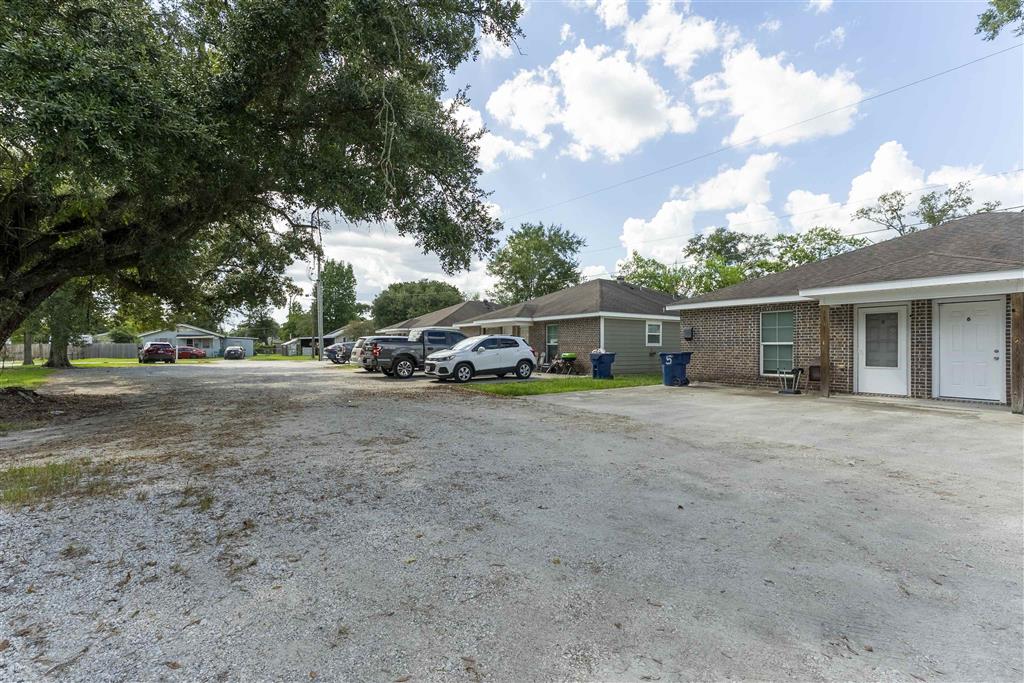 918 Brady Street — photo 3