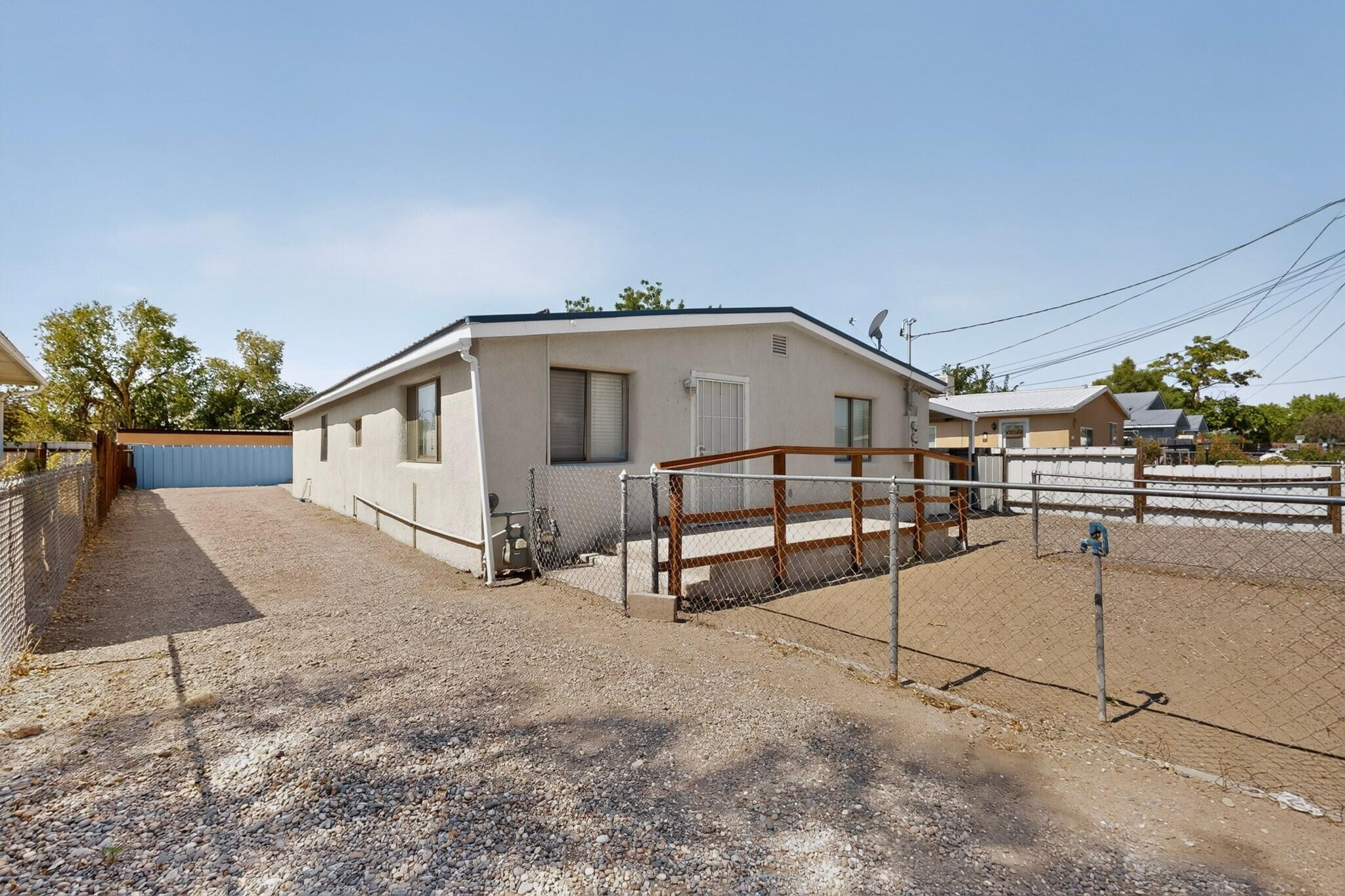image of 1646 Ferris Ave Sw, Albuquerque, NM 87105 | MLS# 1108934
