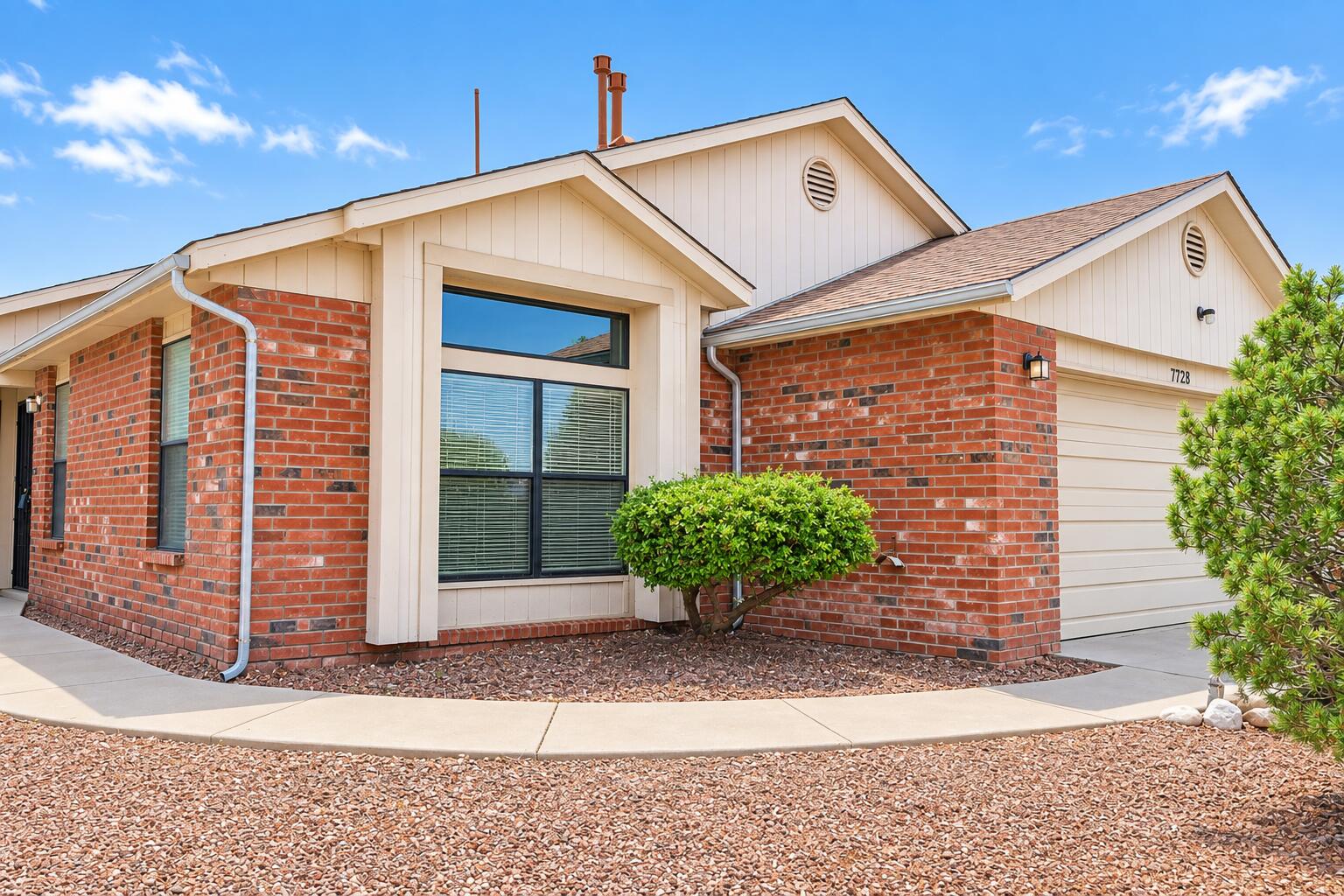 7728 San Augustine Street, Albuquerque NM 87120
