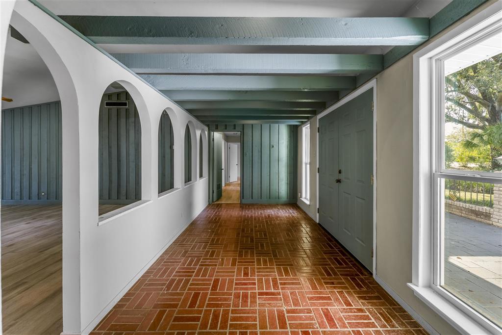 725 W Sale Road — photo 4