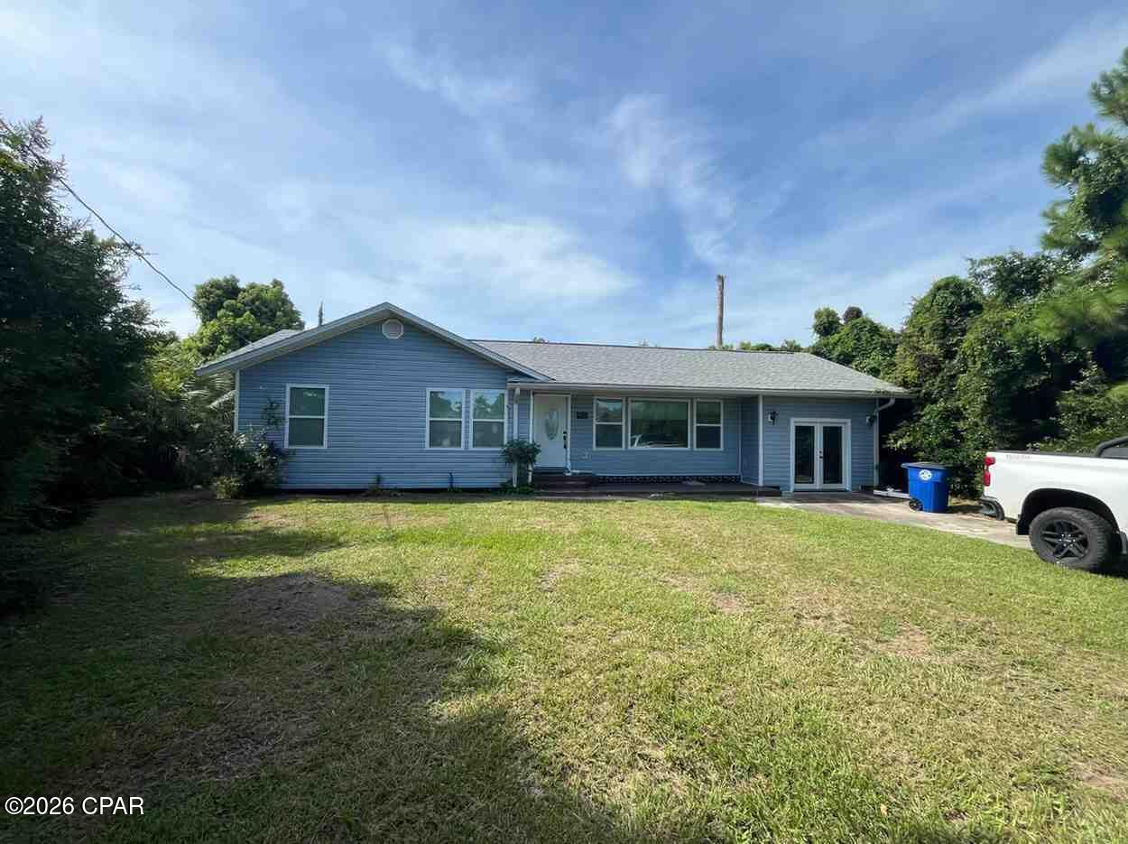 901 E 2nd Place, Panama City, FL 32401