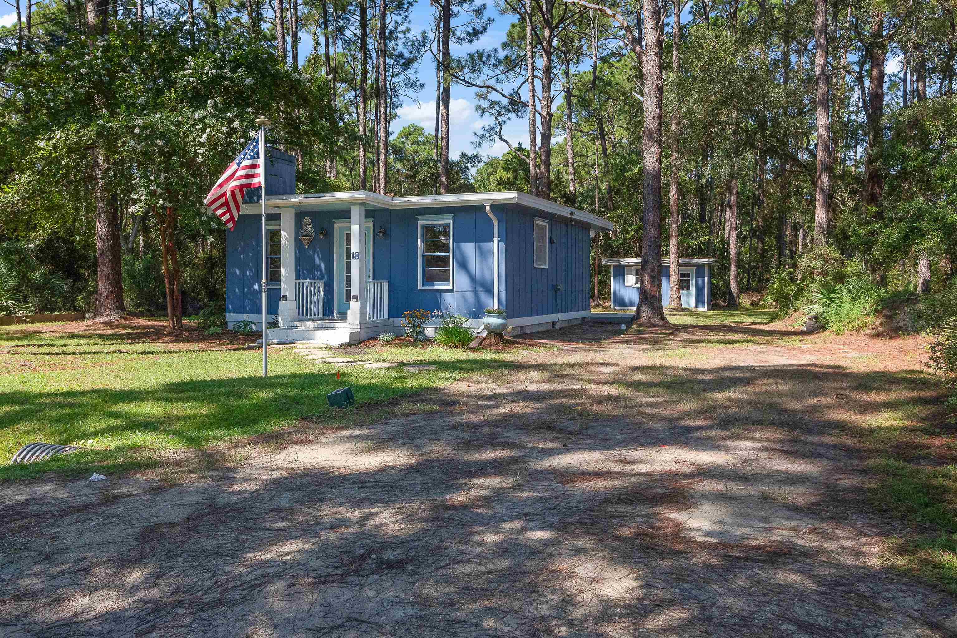 18  Suwannee Avenue , Panacea, FL, 