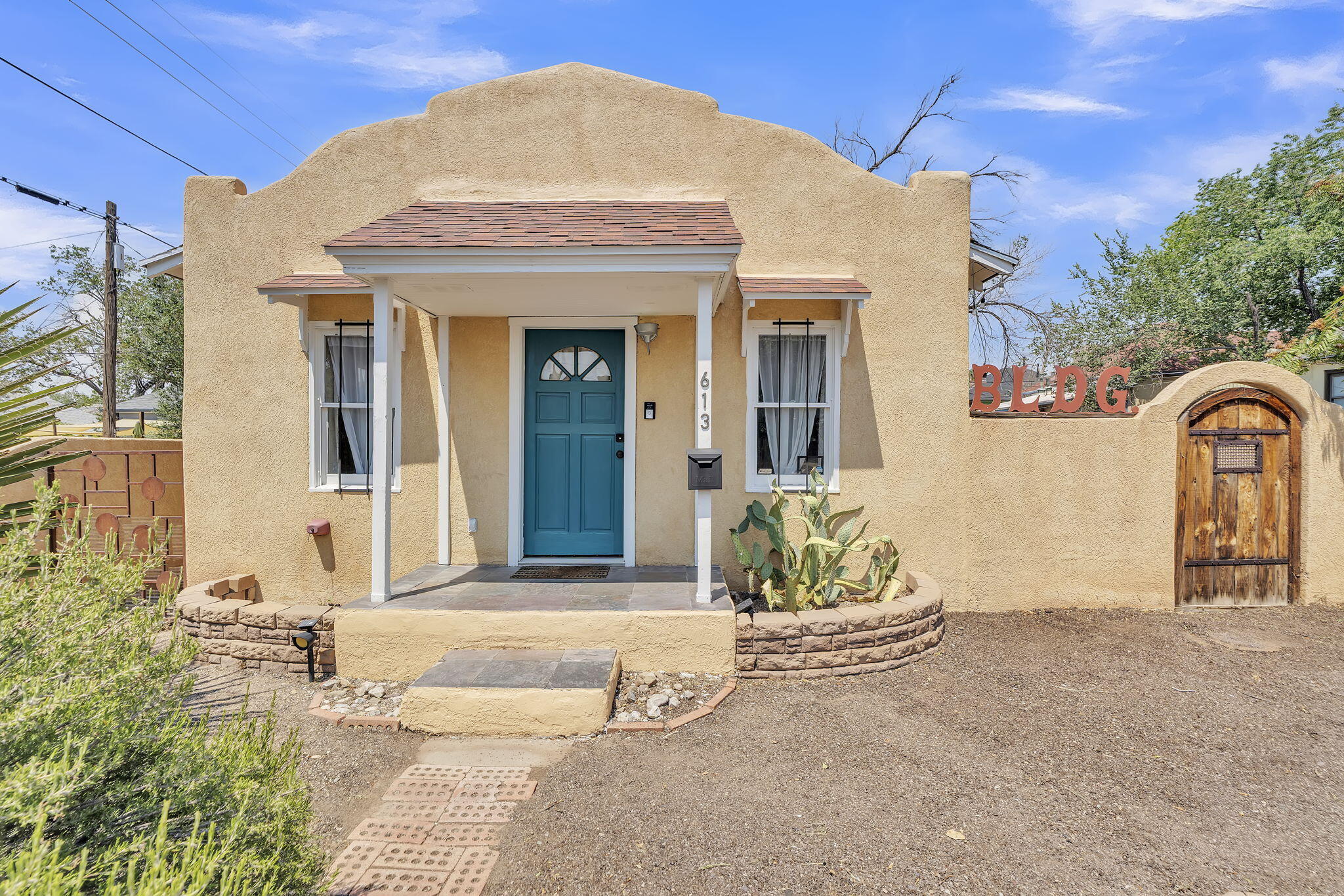 2nd image of 613 Iron Ave Se, Albuquerque, NM 87102 | MLS# 1109039