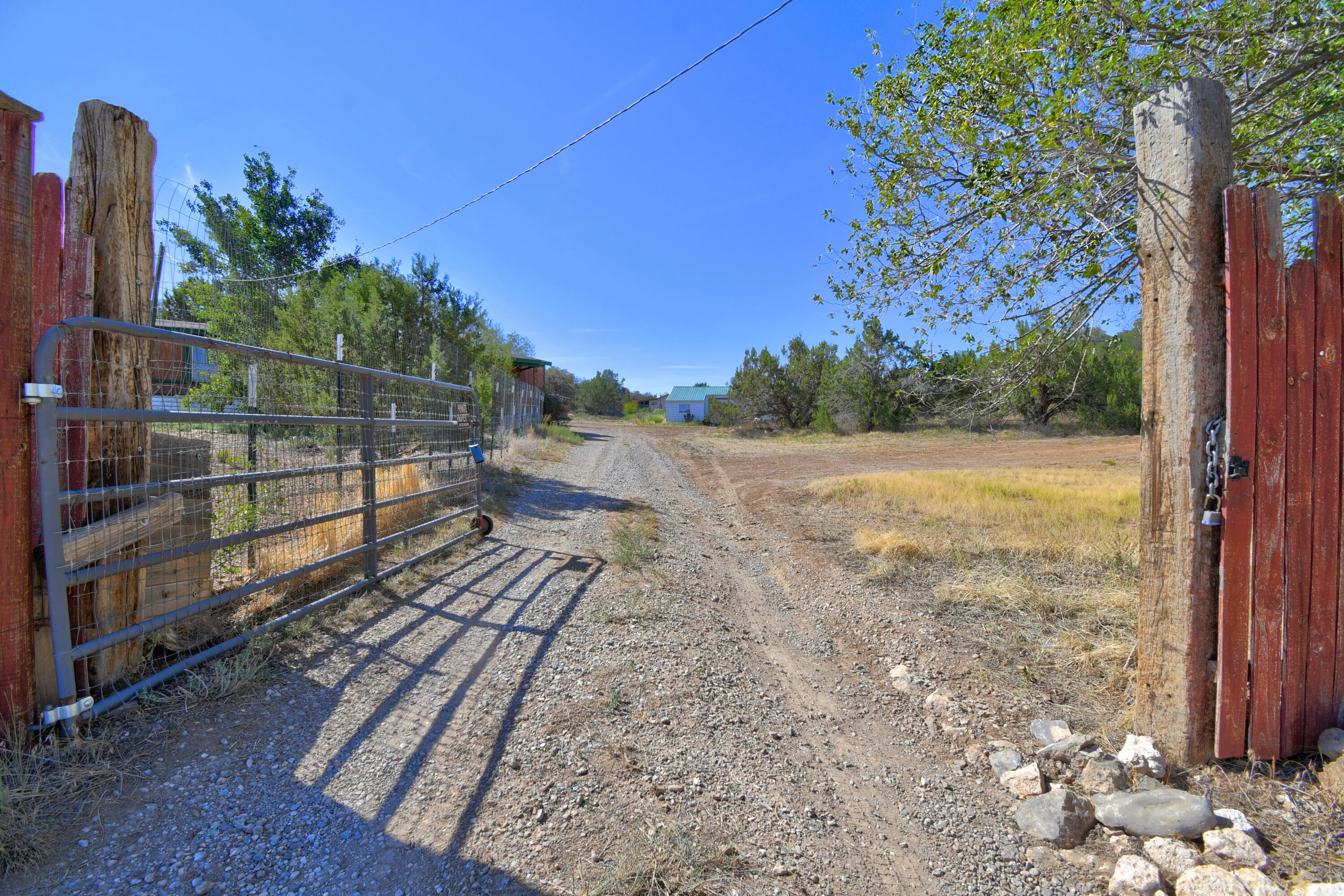 Photo 2 of Sale Pending at 182 County Rd A102, Edgewood, NM 87015 | MLS# 1109038 | Listing updated on 2026-10-21