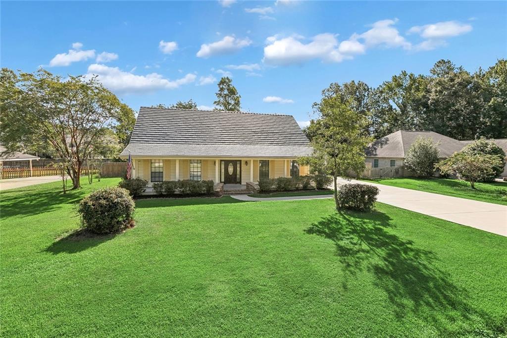 3rd image of 245 Leah Dr, Mandeville, LA 70448 | MLS# 2572259