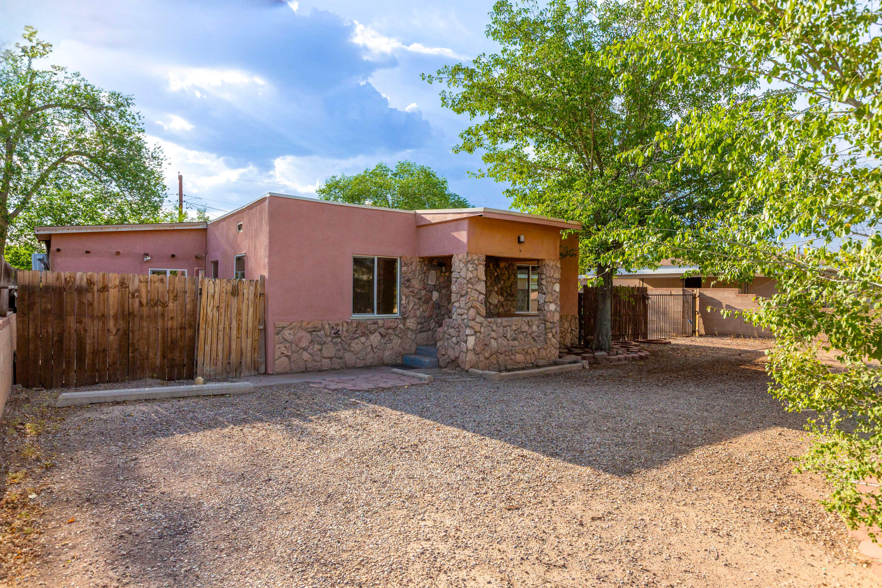 1st image of 5201 Grande Dr Nw, Albuquerque, NM 87107 | MLS# 1109136