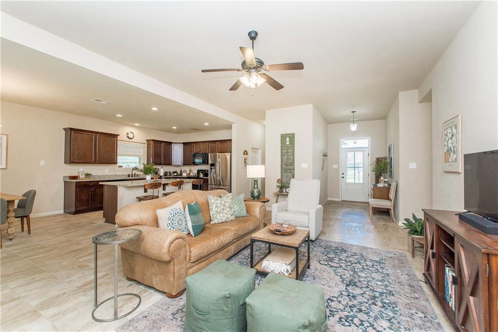 3rd image of 42092 Dothan Pl, Ponchatoula, LA 70454 | MLS# 2571427