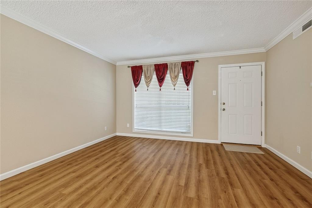 Listing Photo 5 - Condo for sale in building located at 2511 Metairie Lawn Dr, Metairie, LA 70002 - Unit #113