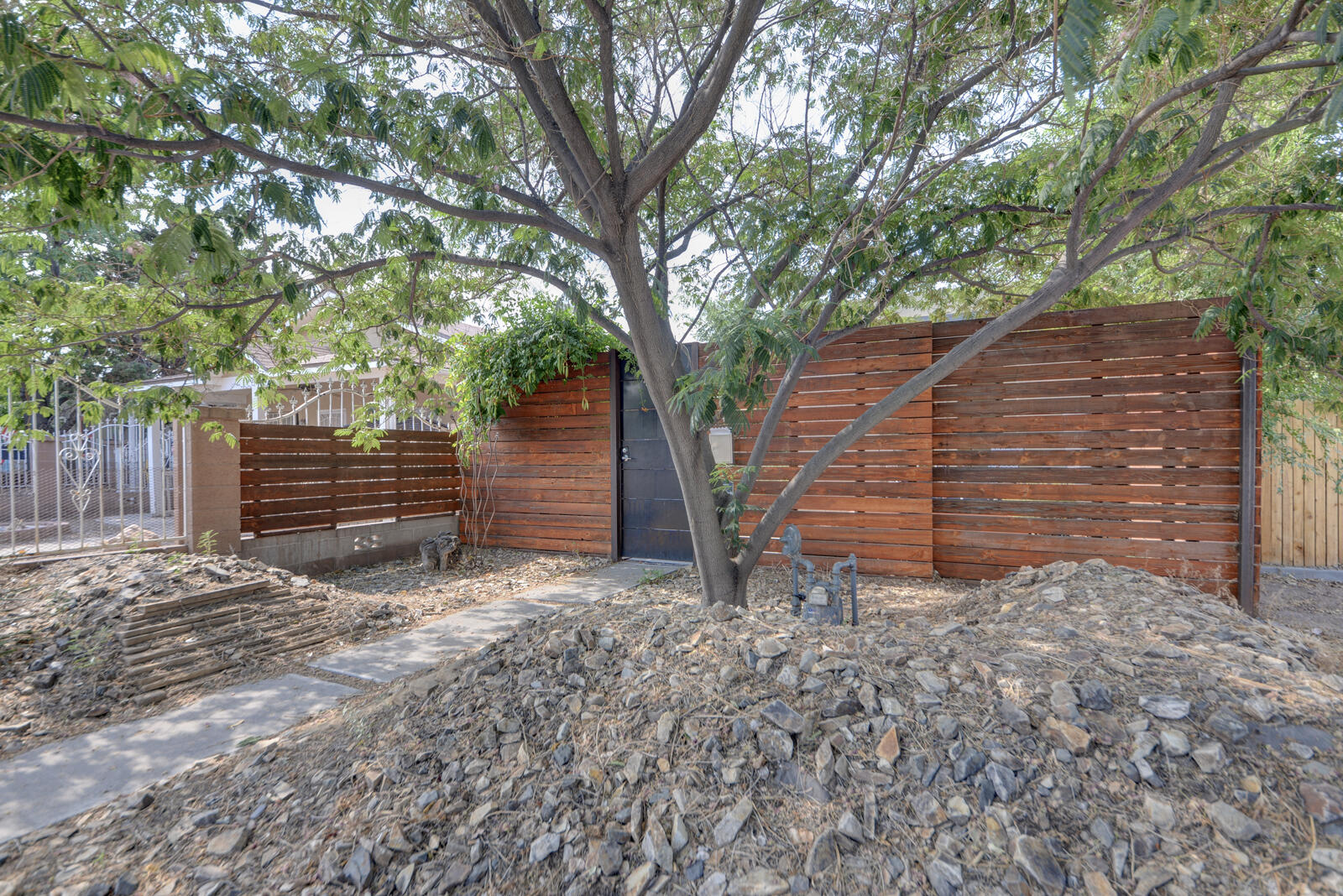 3rd image of 1104 Iron Ave Sw, Albuquerque, NM 87102 | MLS# 1109230
