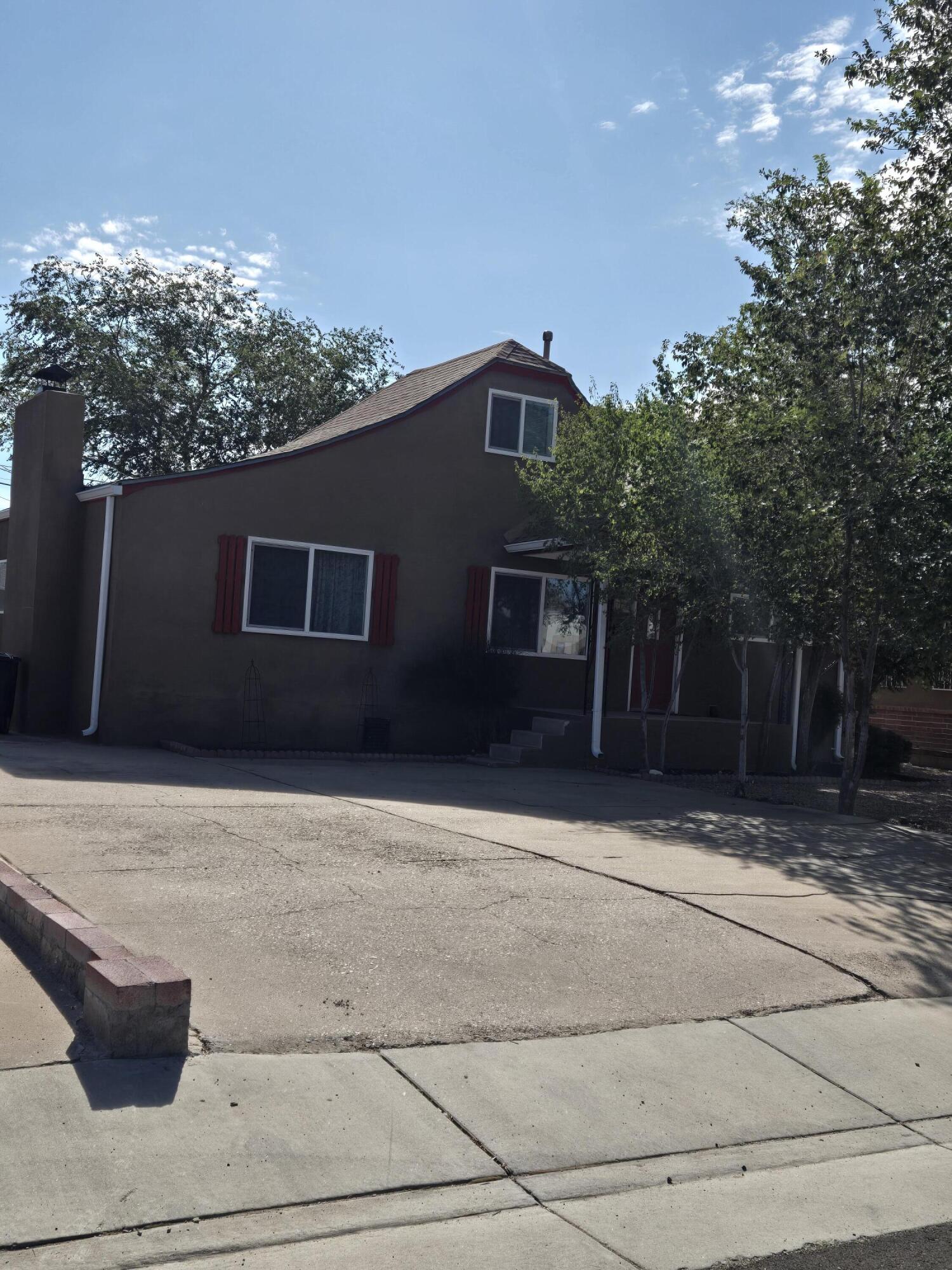 Photo 2 of Single family home for sale at 412 Grove St Ne, Albuquerque, NM 87108 | MLS# 1109268 | Listing updated on 2026-09-18