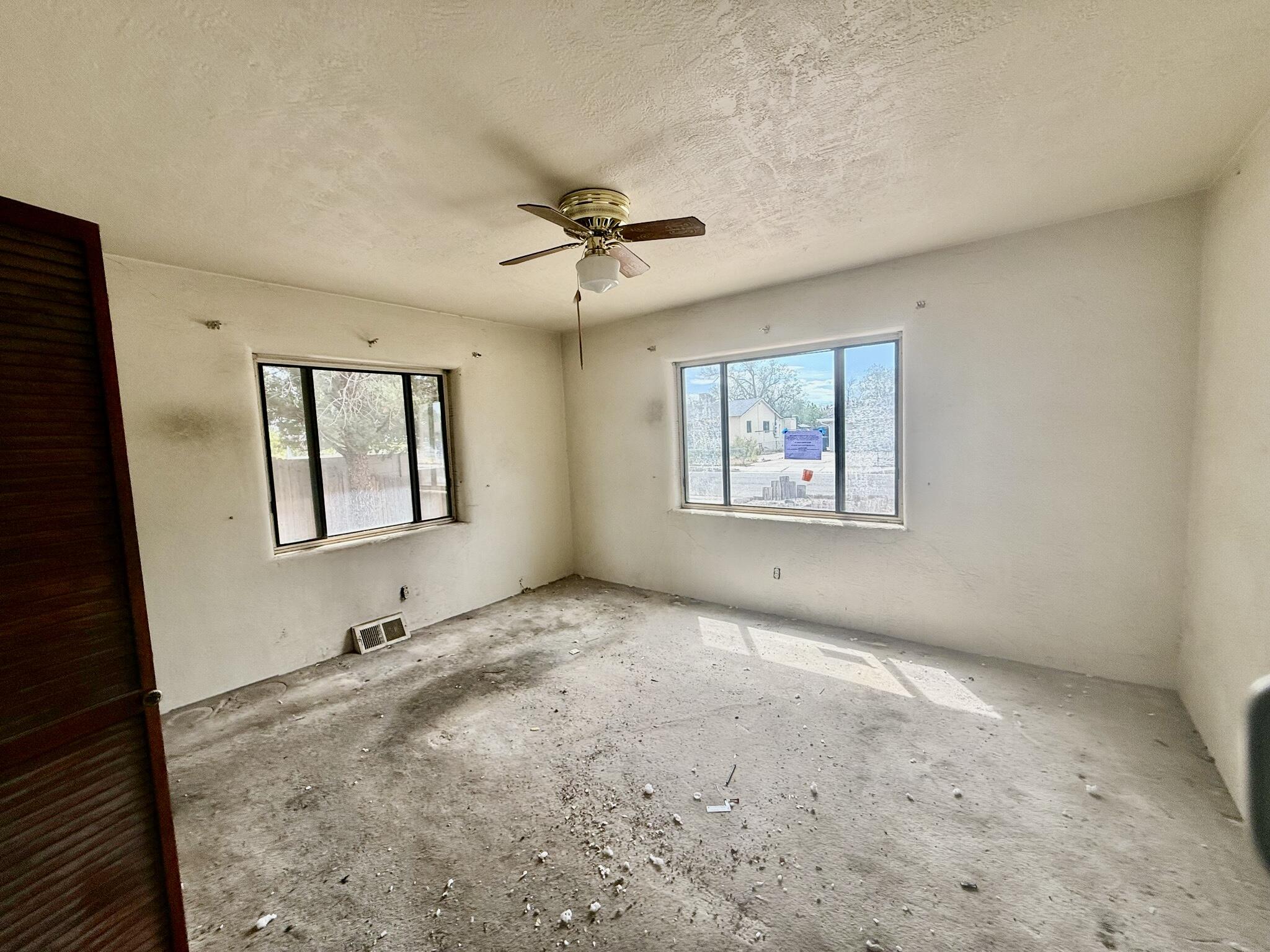 Photo 4 of Single family home for sale at 1353 San Lorenzo Ave NW, Albuquerque, NM 87107 | MLS# 1109278 | Listing updated on 2026-09-17