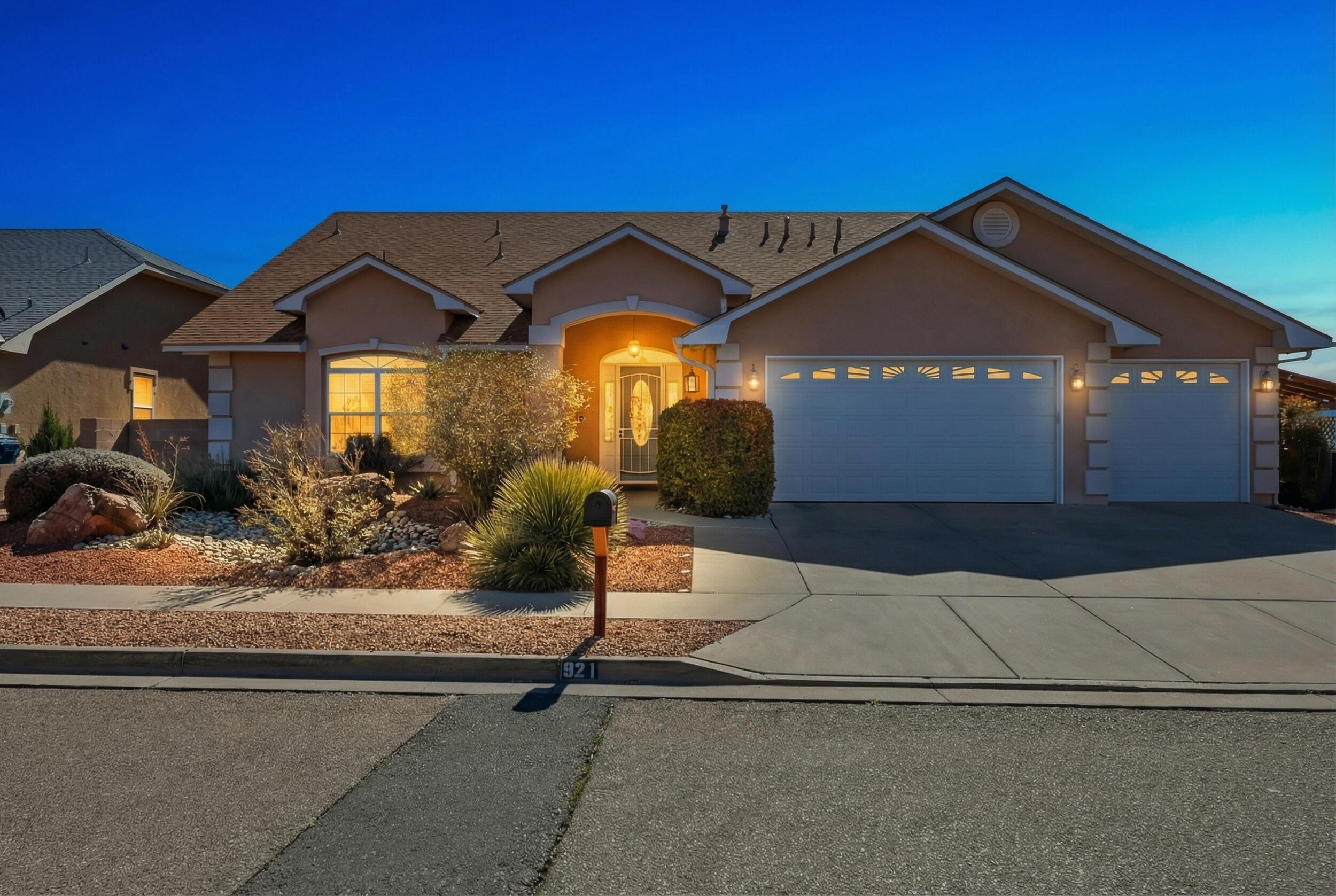 1st image of 921 Pinzon St Nw, Los Lunas, NM 87031 | MLS# 1109330