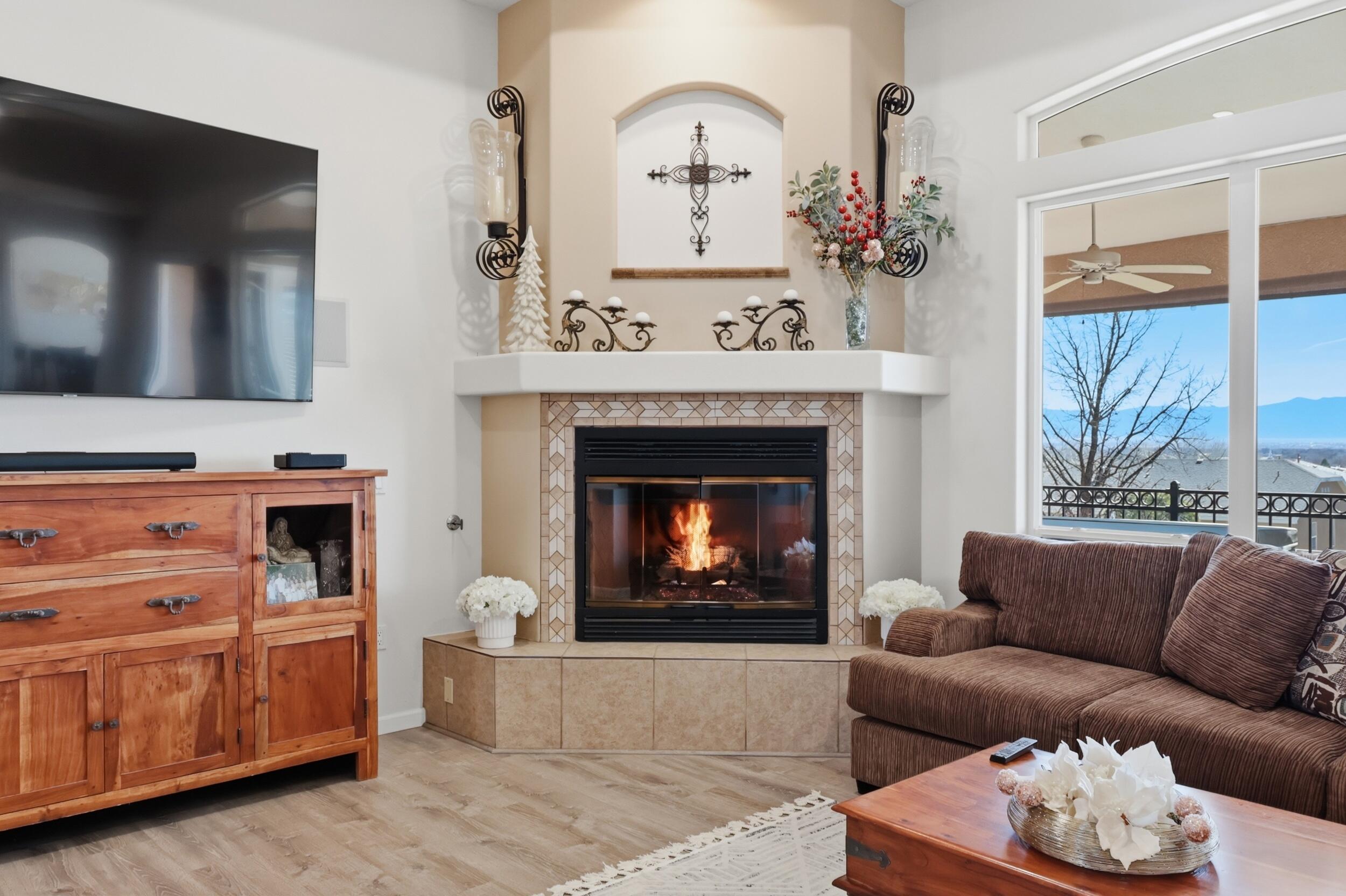 3rd image of 921 Pinzon St Nw, Los Lunas, NM 87031 | MLS# 1109330