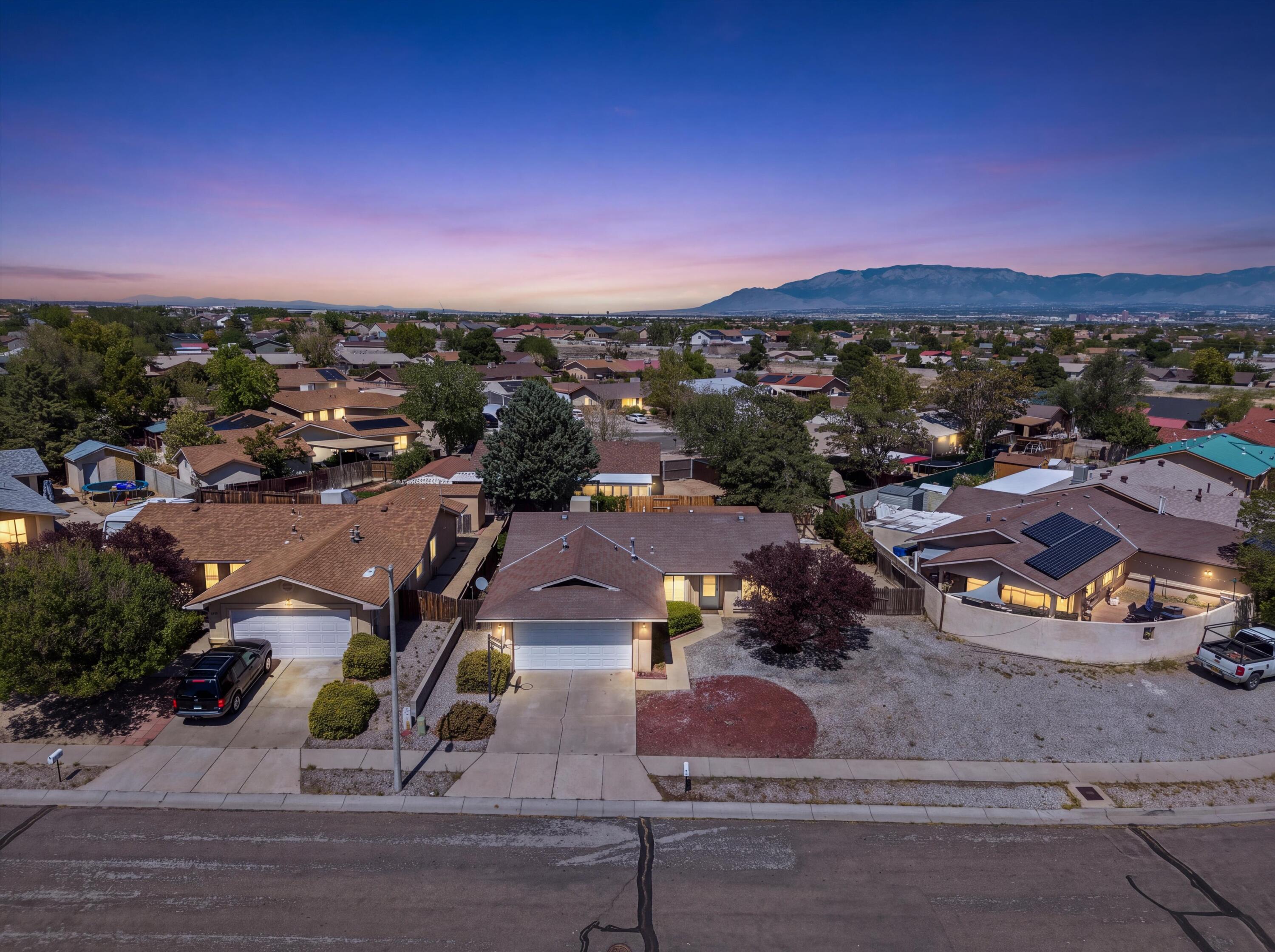 9101 Suncrest Avenue SW, Albuquerque