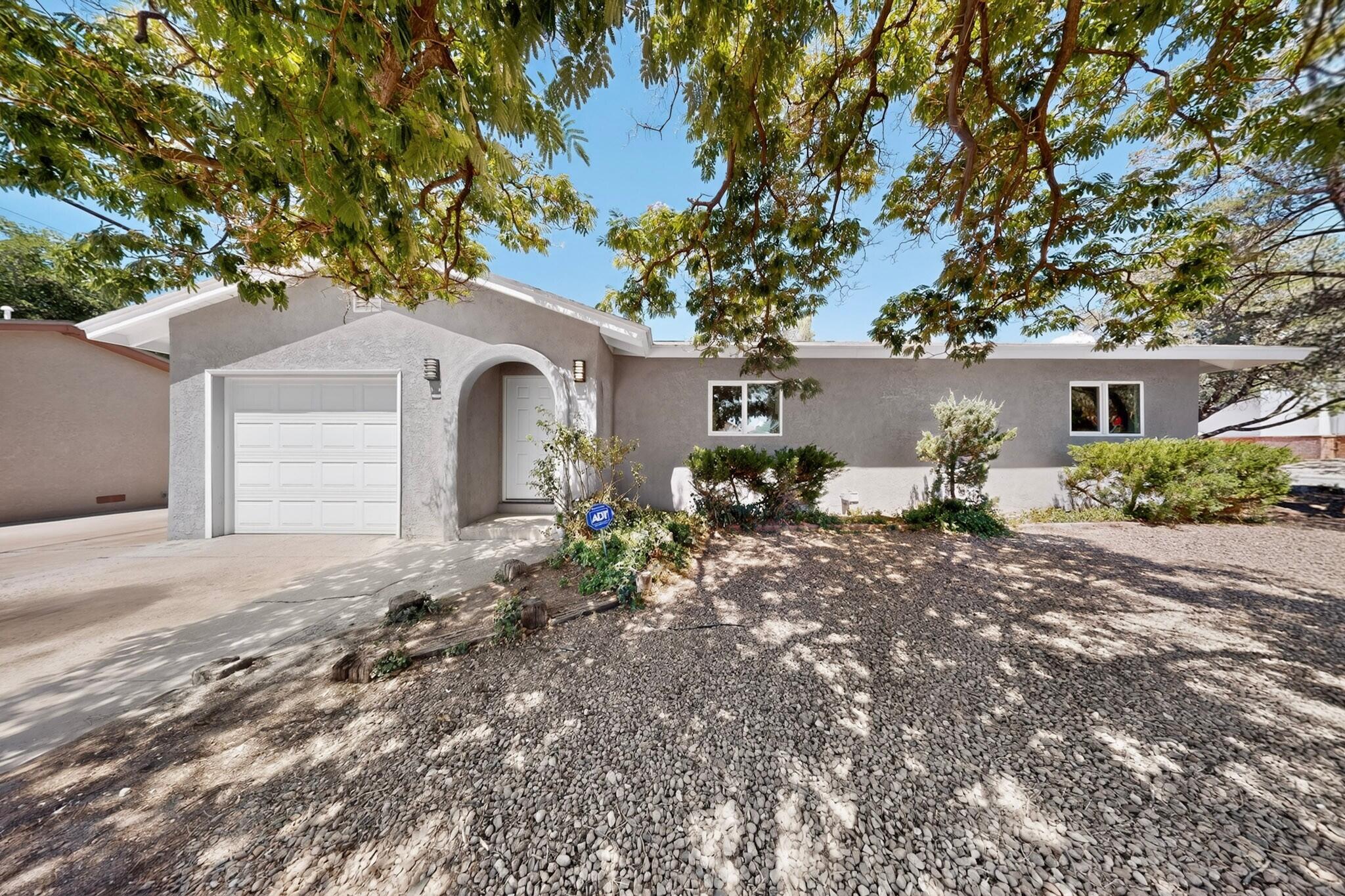 9615 McKnight Avenue, Albuquerque NM 87112