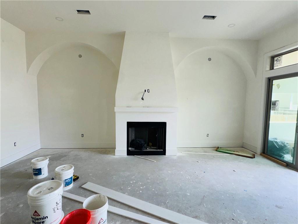 Photo 2 of Sale Pending at 221 E Maple Ridge Dr, Metairie, LA 70001 | MLS# 2573291 | Listing updated on 2026-09-12
