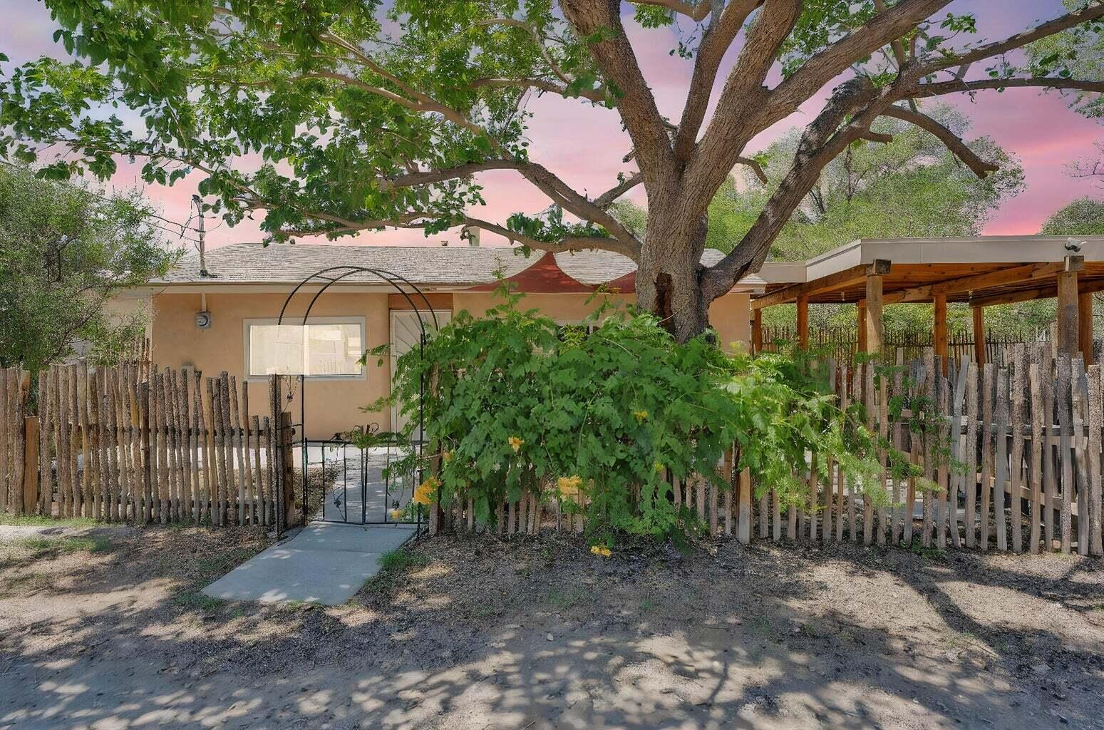 1st image of 865 Arthur Dr Sw, Albuquerque, NM 87105 | MLS# 1109415