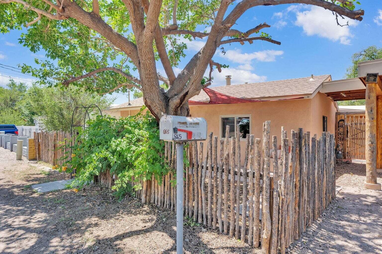 2nd image of 865 Arthur Dr Sw, Albuquerque, NM 87105 | MLS# 1109415